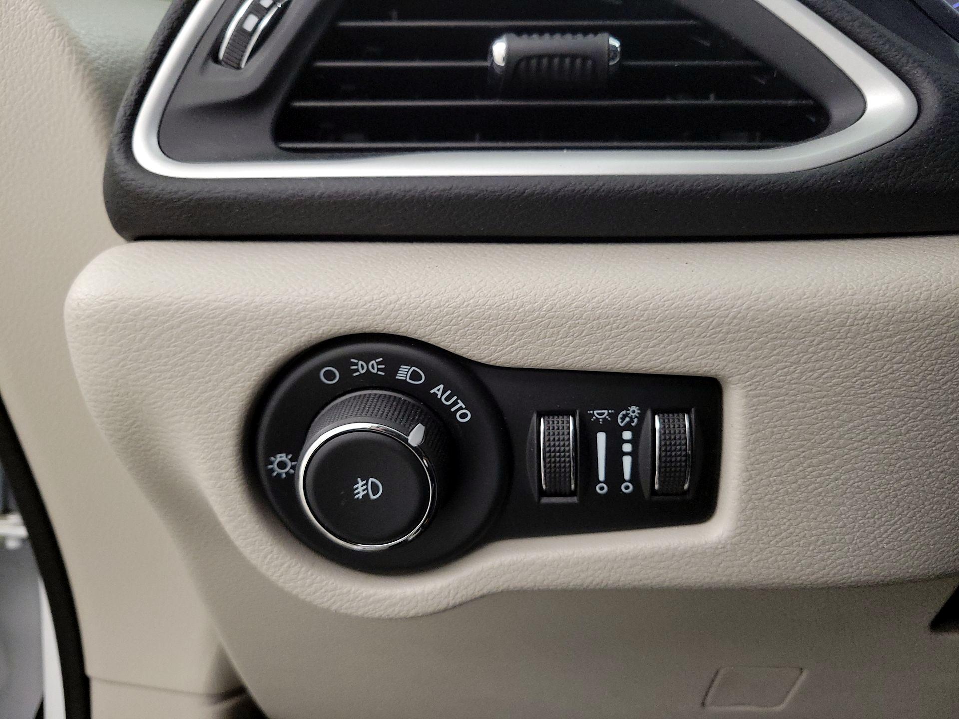 Thumbnail: 2024 Chrysler Pacifica - 13