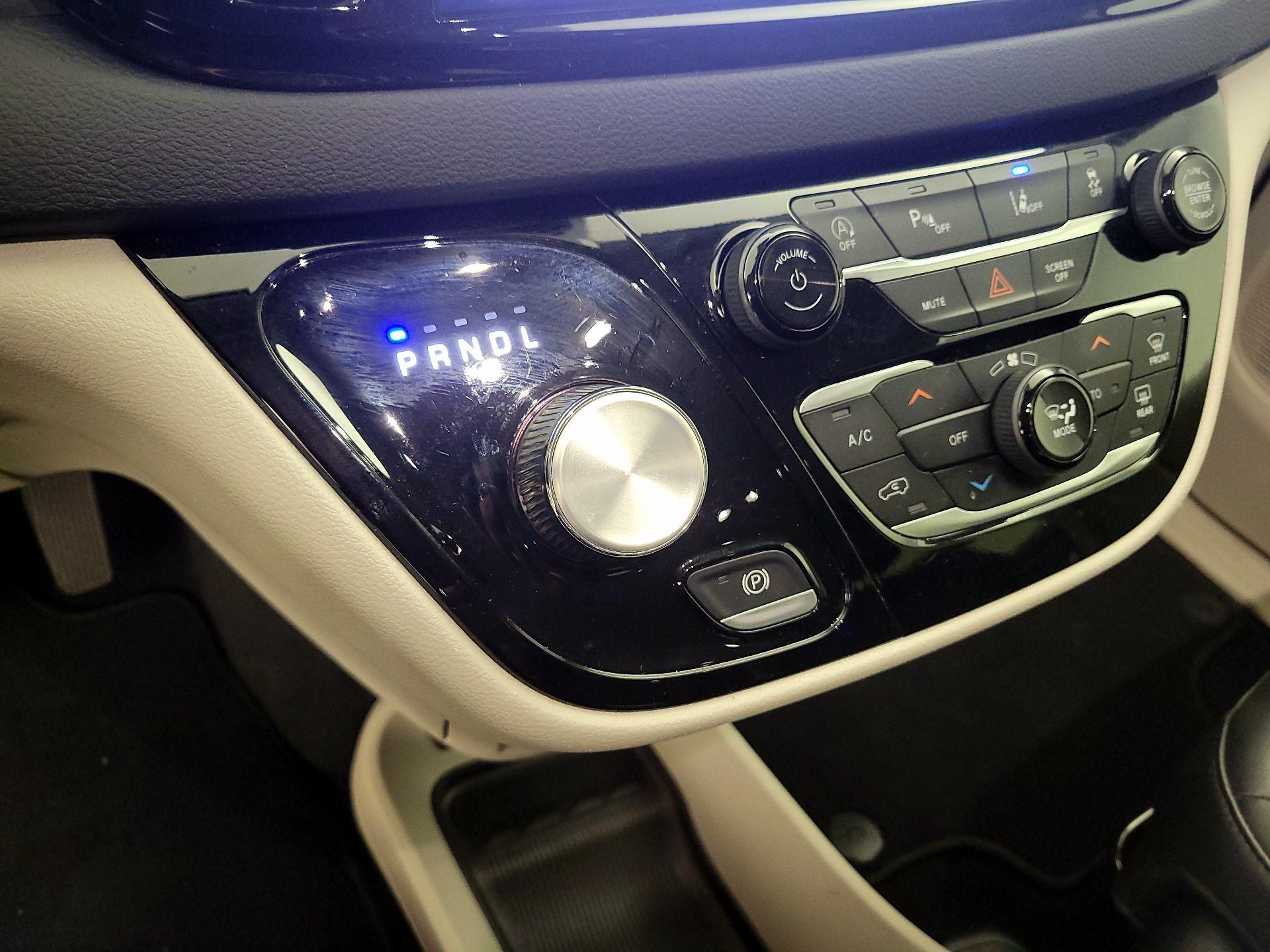 Thumbnail: 2024 Chrysler Pacifica - 17