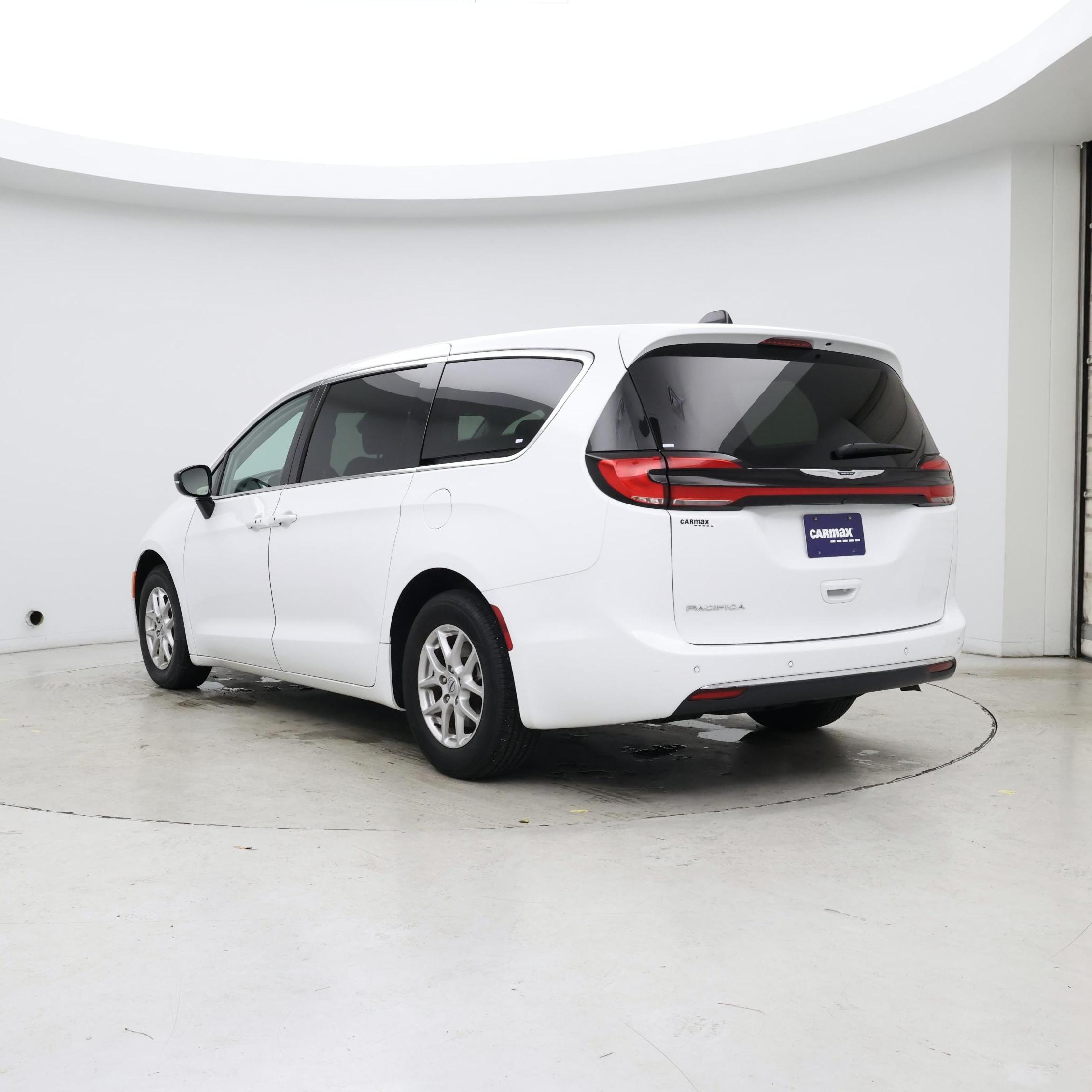 Thumbnail: 2024 Chrysler Pacifica - 2