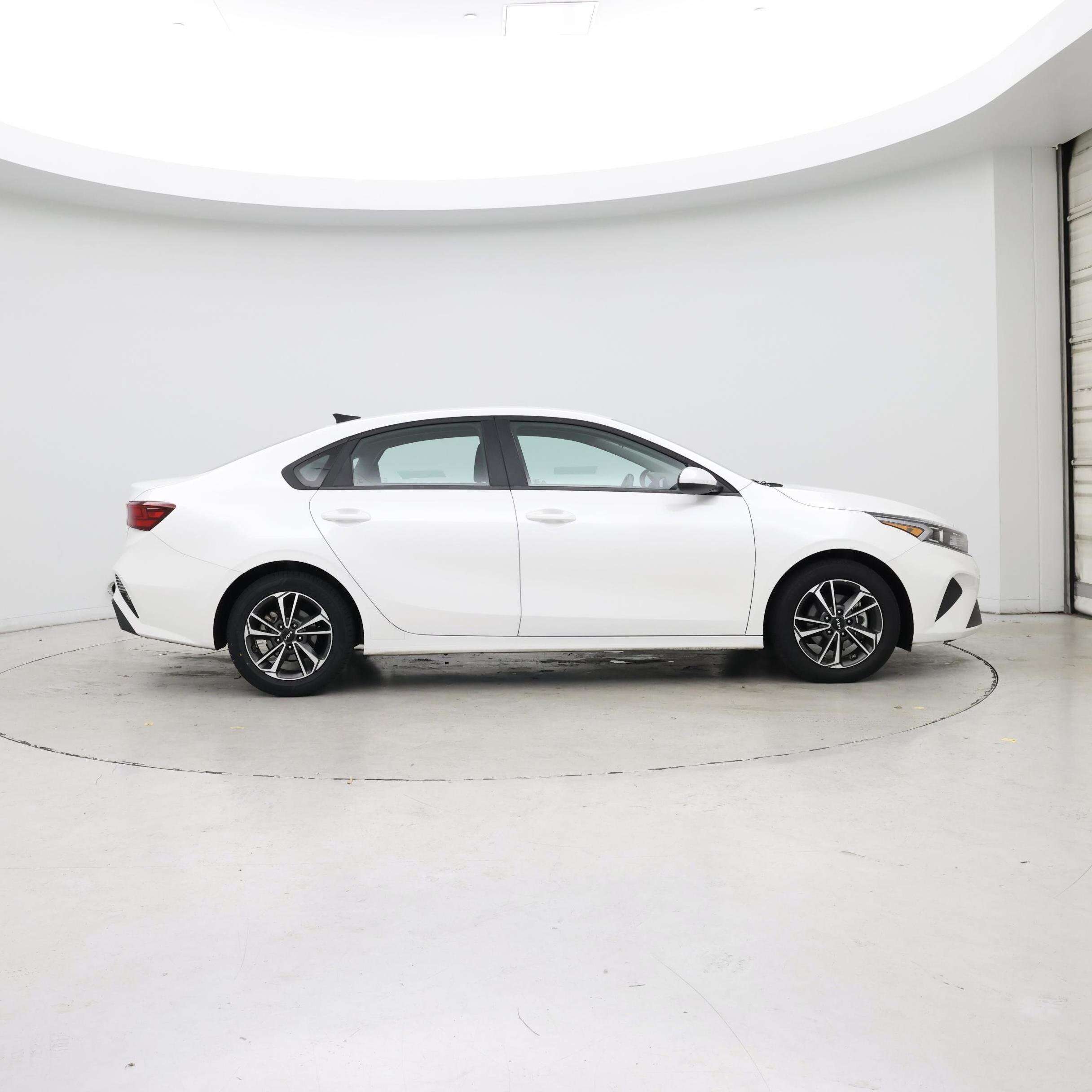 Thumbnail: 2024 Kia Forte - 7