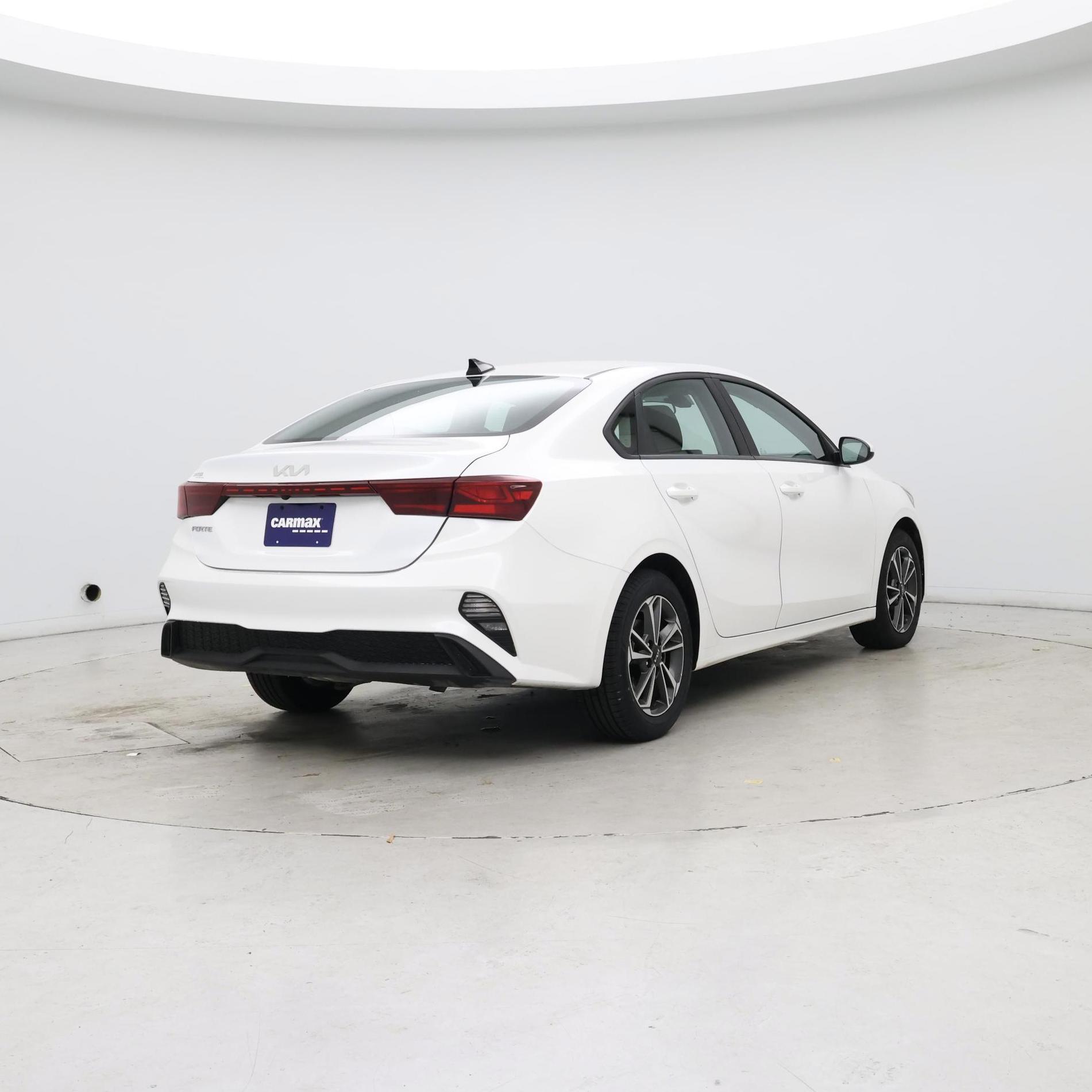 Thumbnail: 2024 Kia Forte - 8