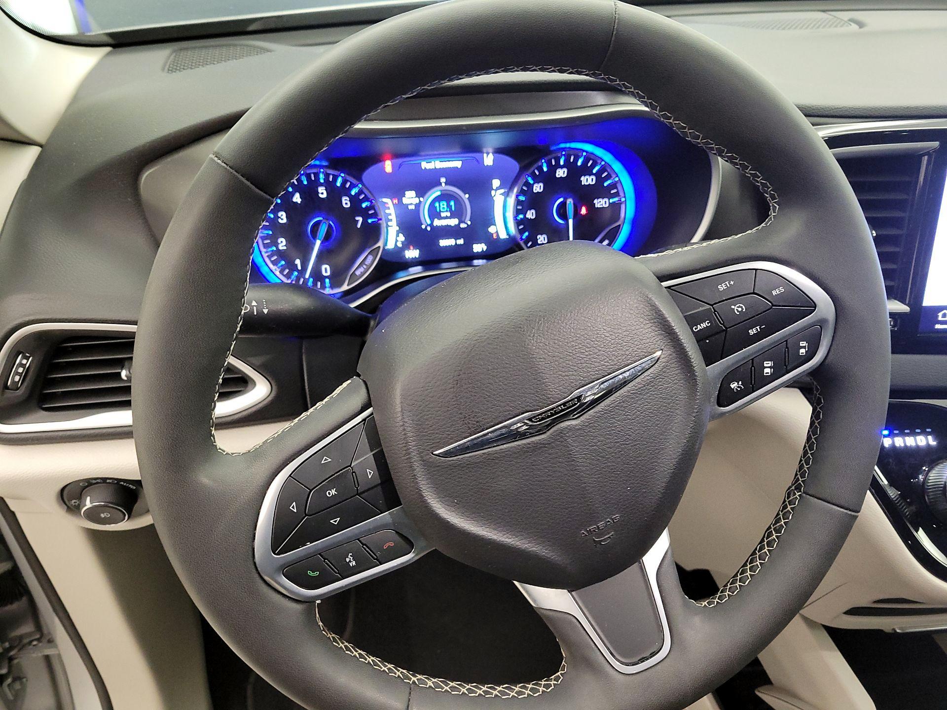 Thumbnail: 2024 Chrysler Pacifica - 10