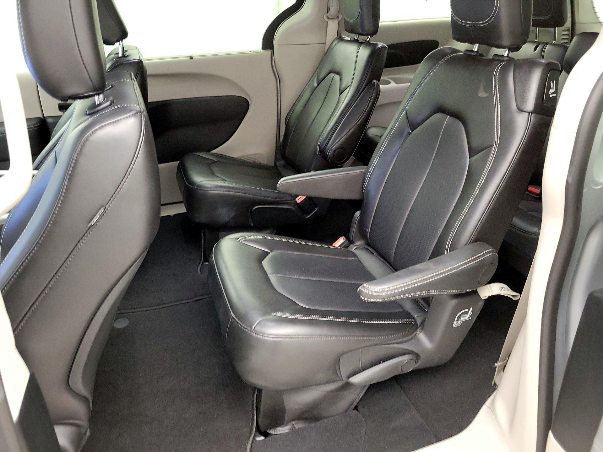 Thumbnail: 2024 Chrysler Pacifica - 19