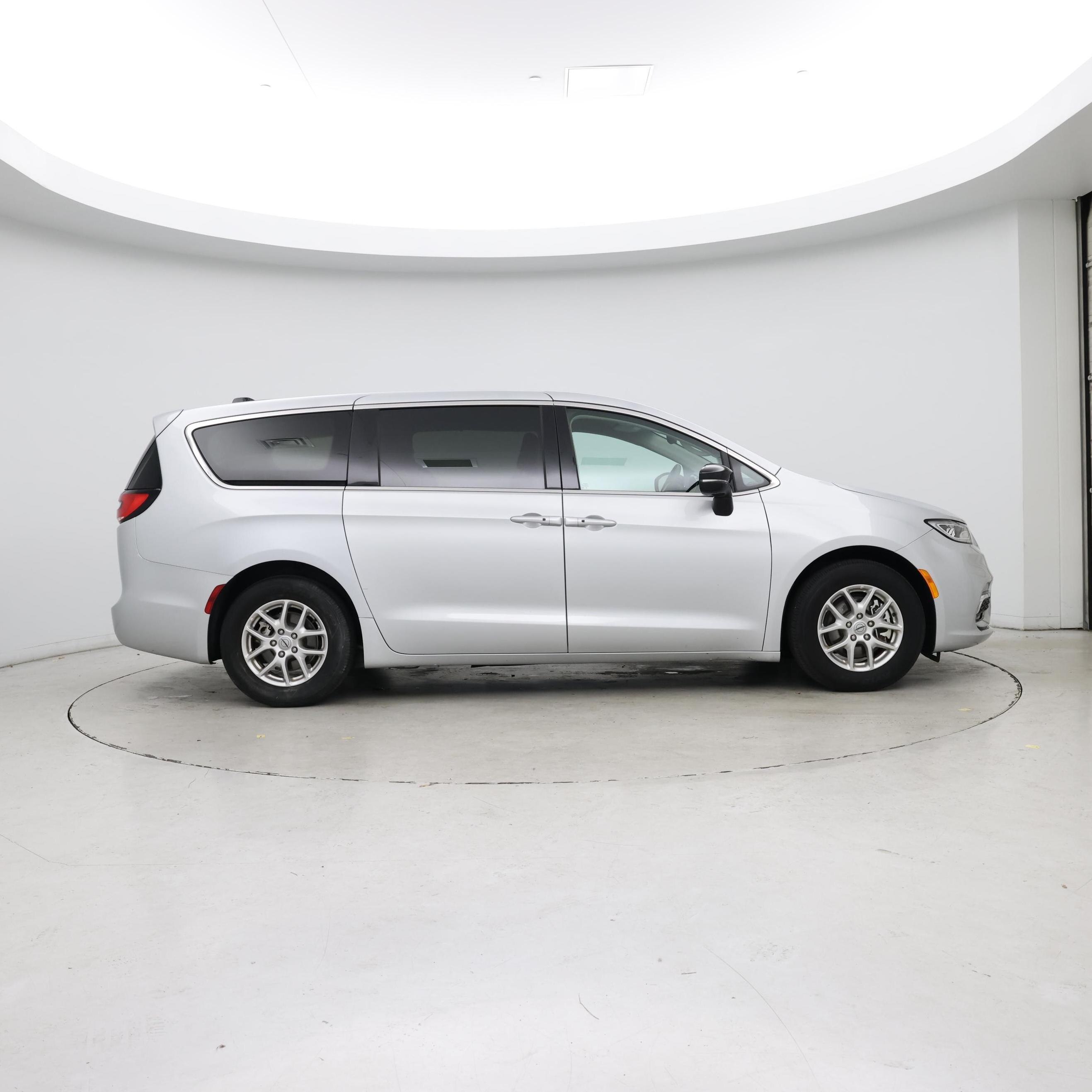 Thumbnail: 2024 Chrysler Pacifica - 7