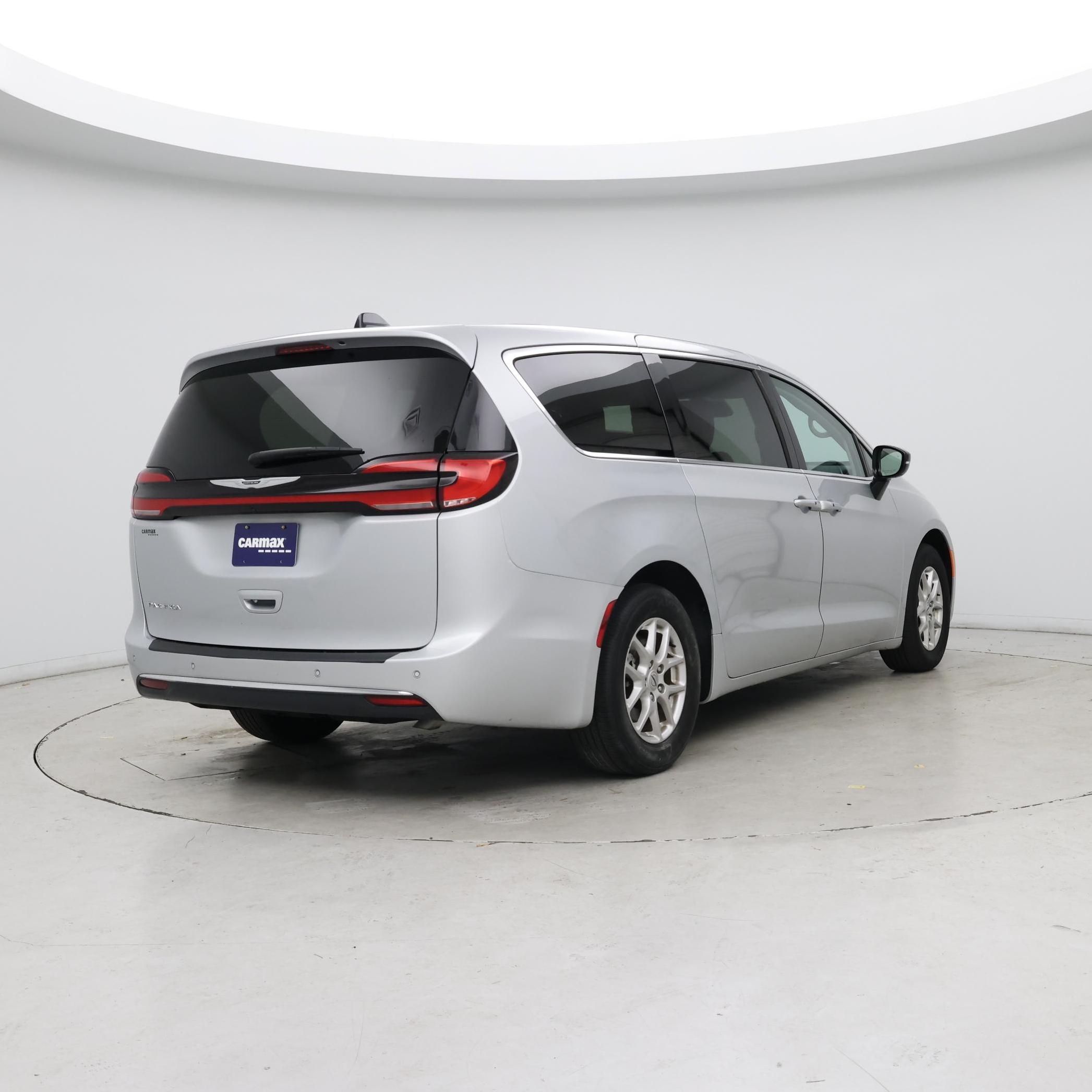 Thumbnail: 2024 Chrysler Pacifica - 8