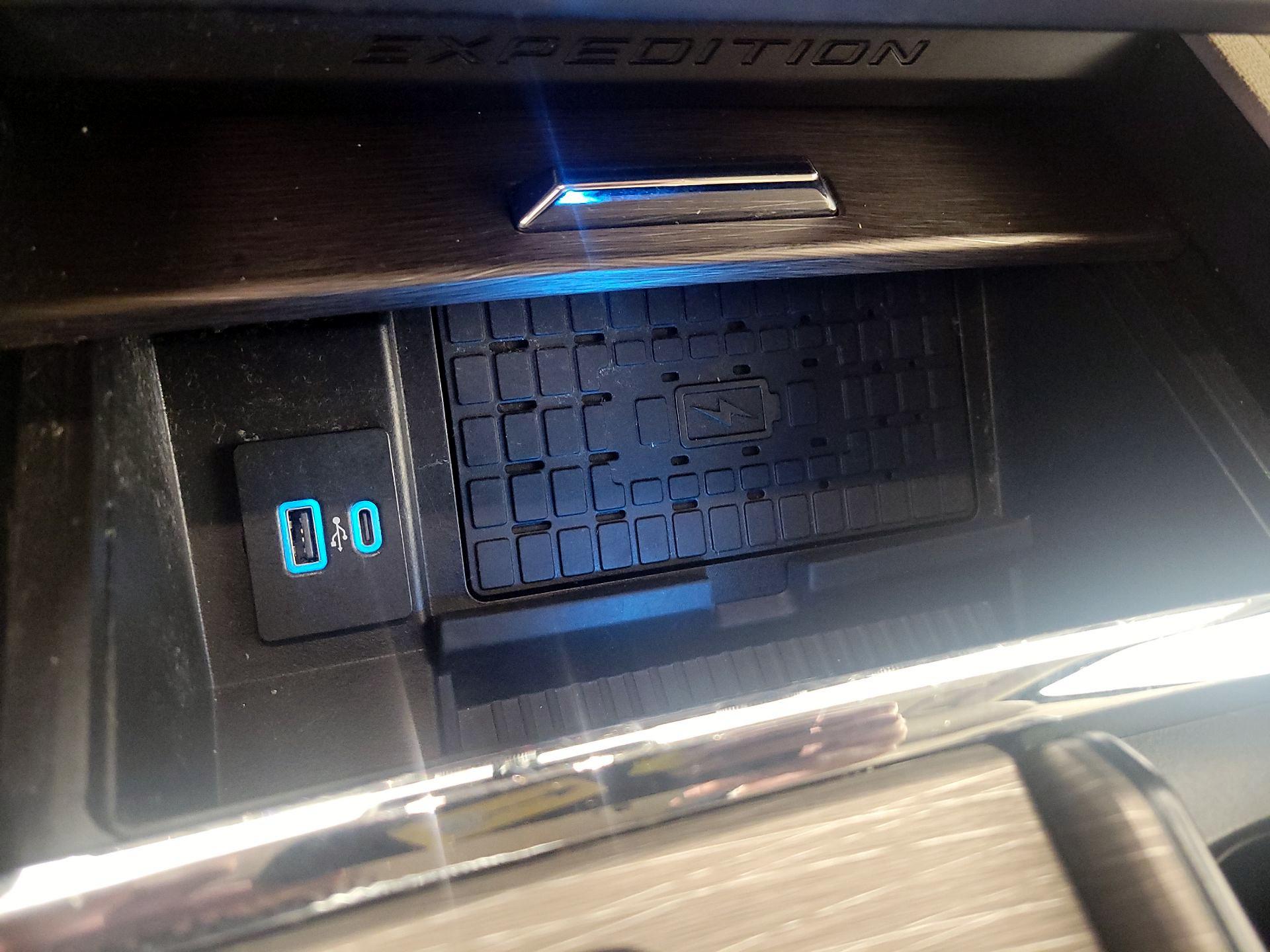 Thumbnail: 2024 Ford Expedition MAX - 19