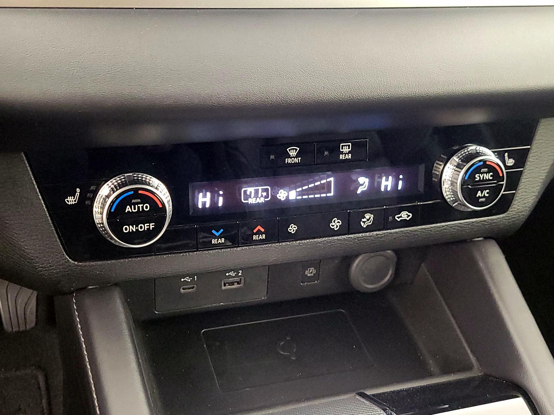 Thumbnail: 2024 Mitsubishi Outlander - 17