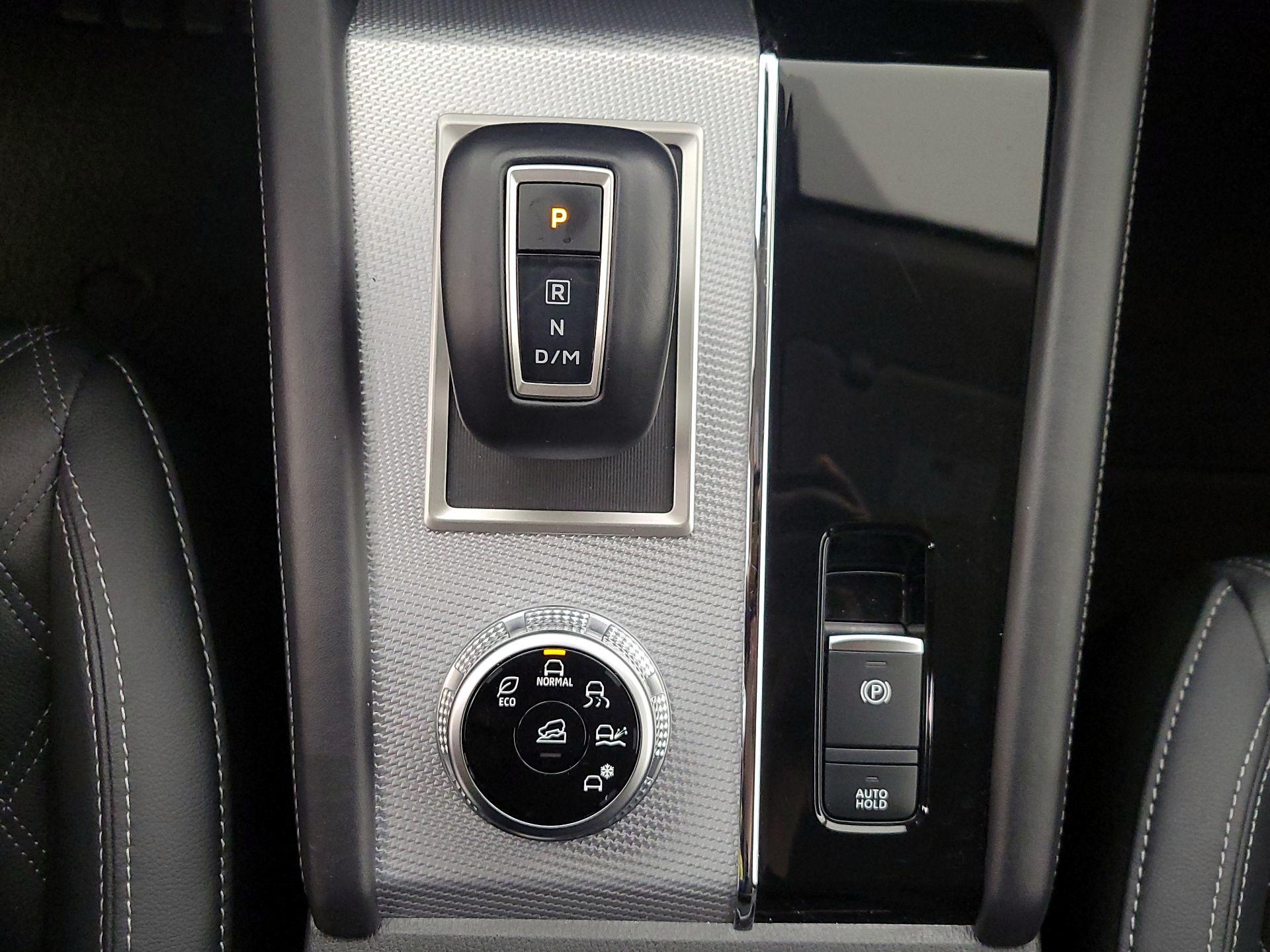 Thumbnail: 2024 Mitsubishi Outlander - 18