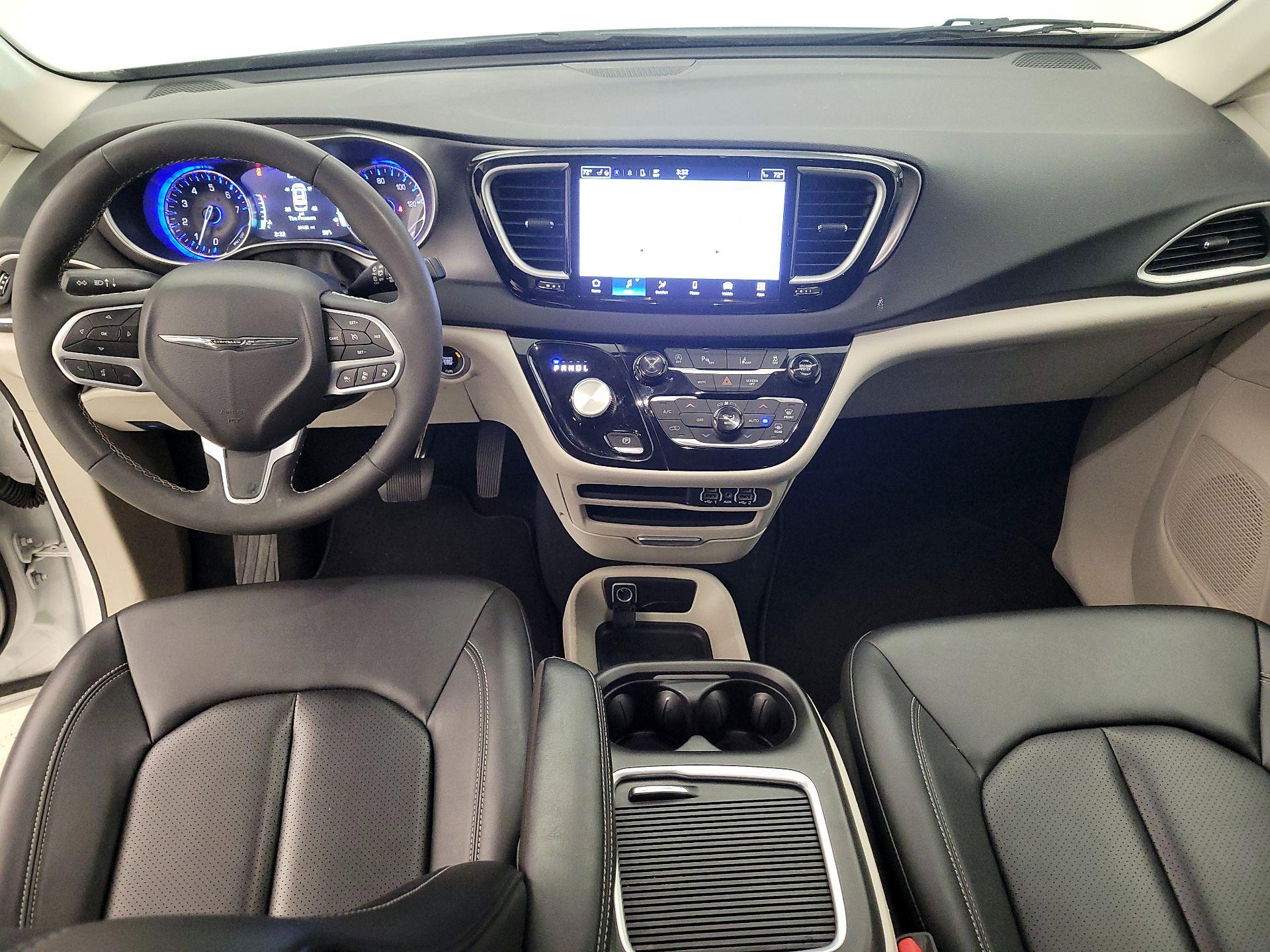 Thumbnail: 2024 Chrysler Pacifica - 9