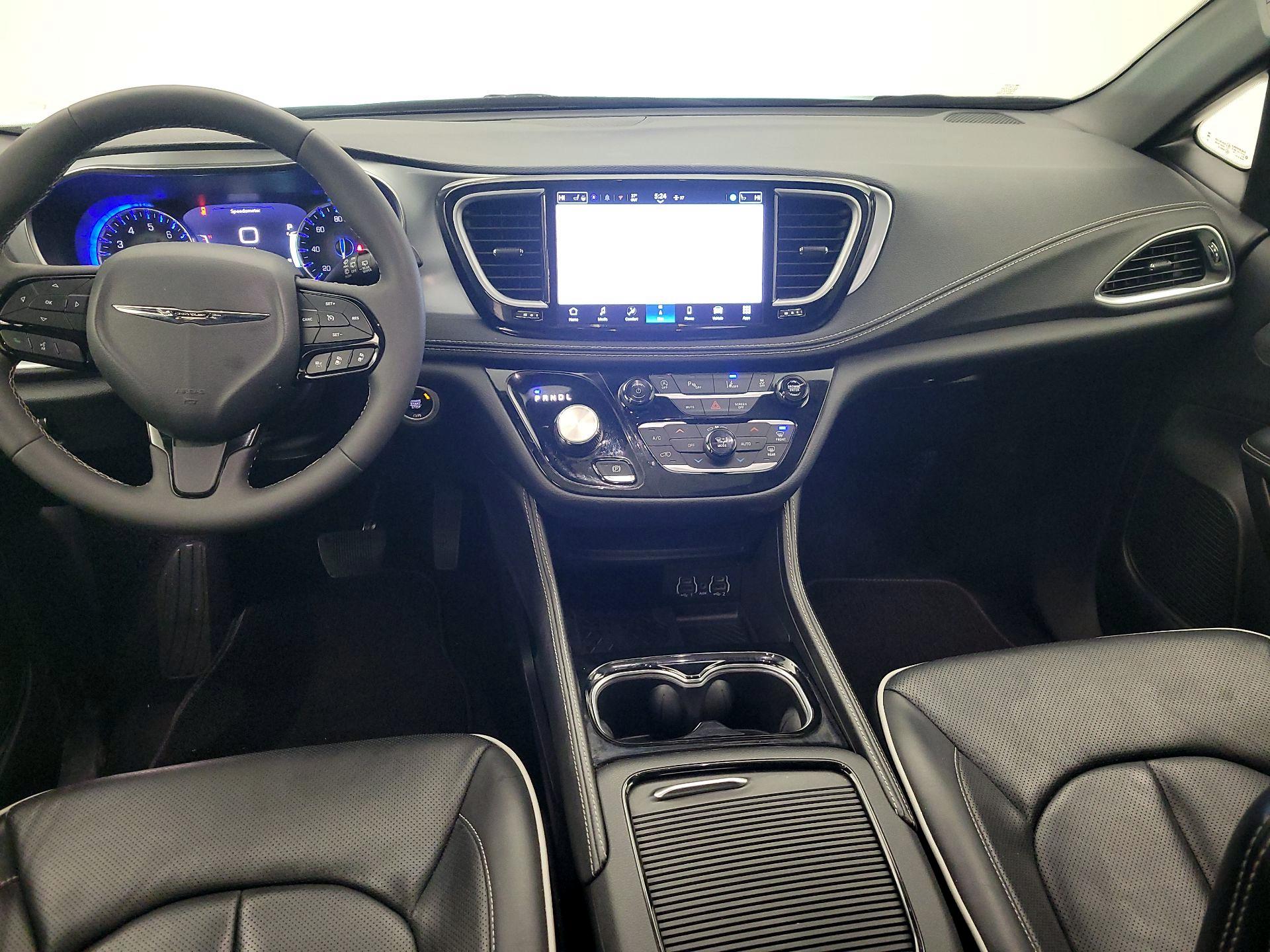 Thumbnail: 2025 Chrysler Pacifica - 9