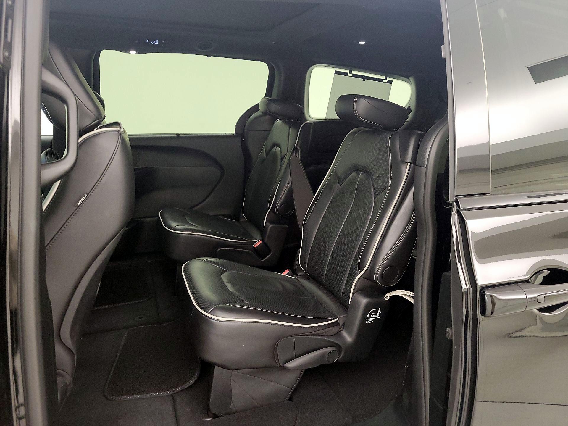 Thumbnail: 2025 Chrysler Pacifica - 20