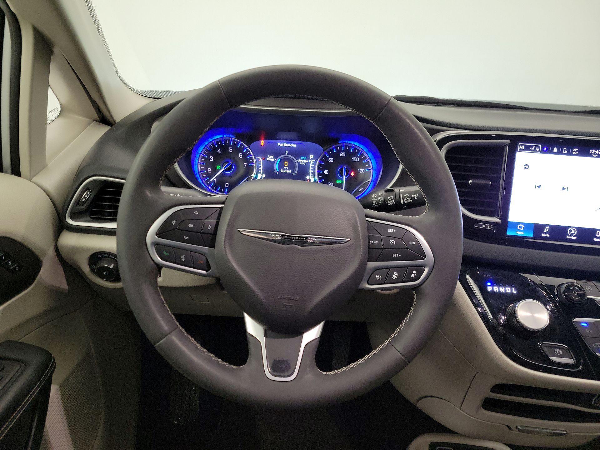 Thumbnail: 2024 Chrysler Pacifica - 10