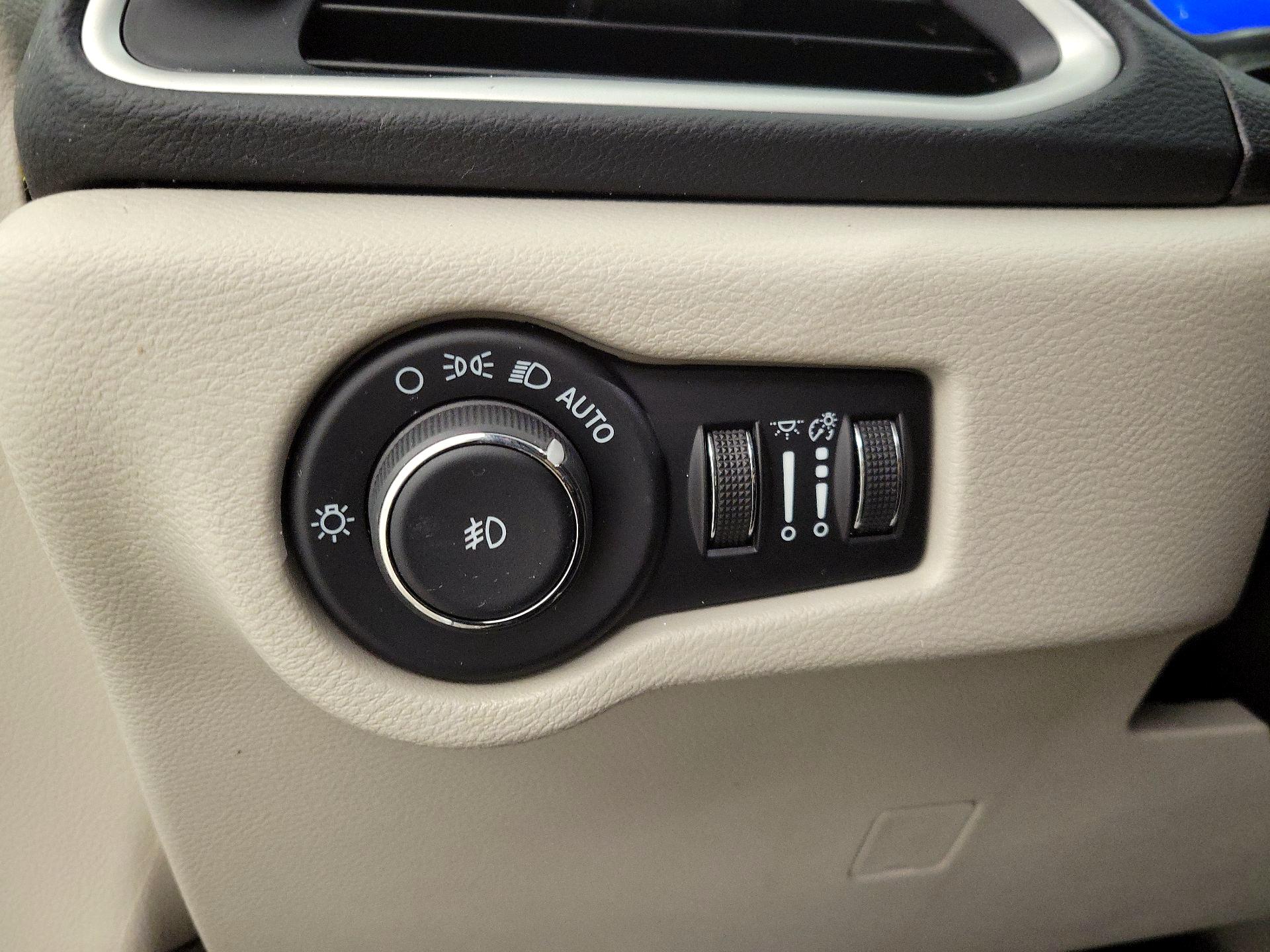 Thumbnail: 2024 Chrysler Pacifica - 13