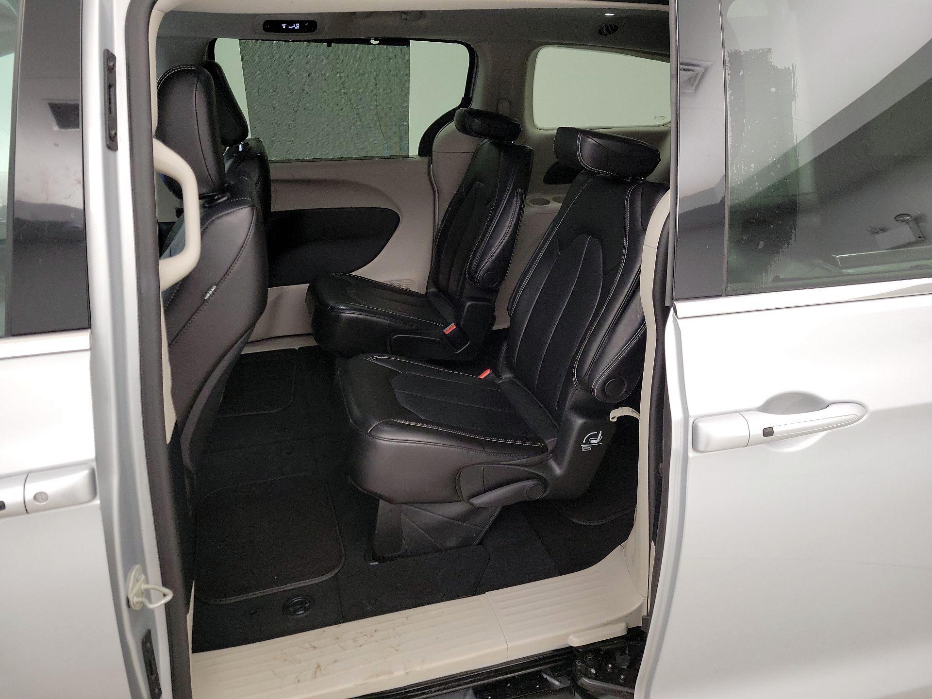 Thumbnail: 2024 Chrysler Pacifica - 19