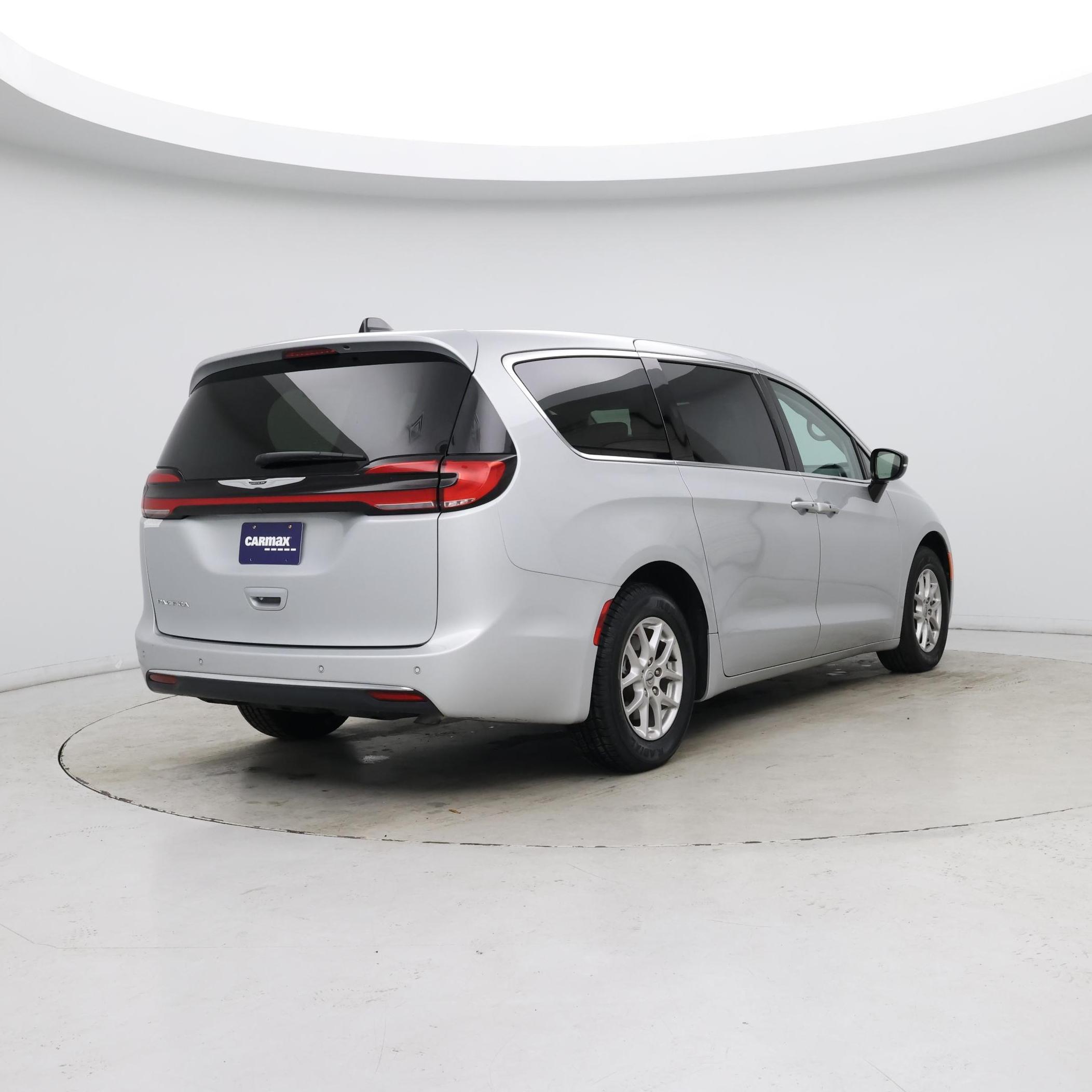 Thumbnail: 2024 Chrysler Pacifica - 8