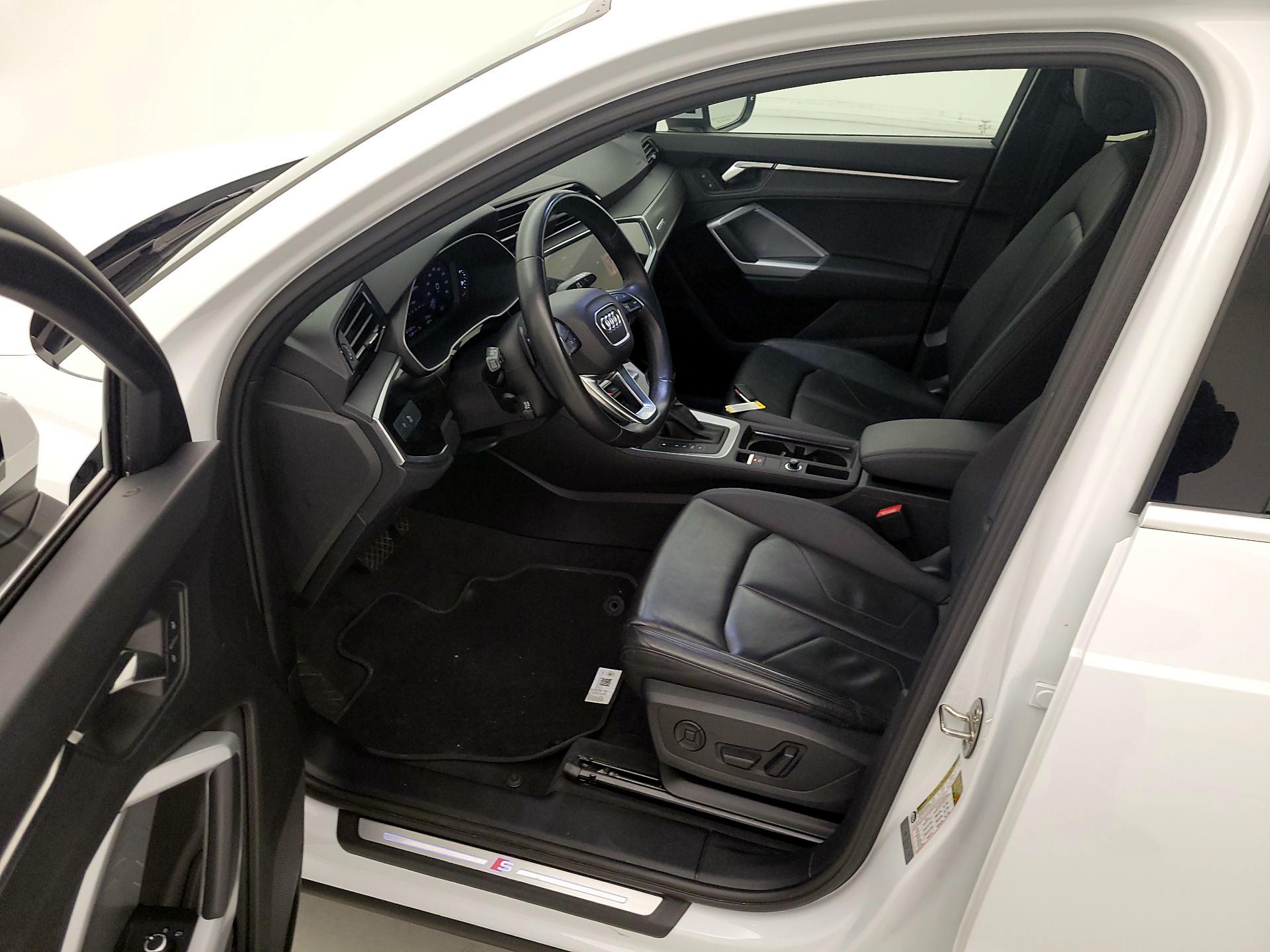 Thumbnail: 2024 Audi Q3 - 11