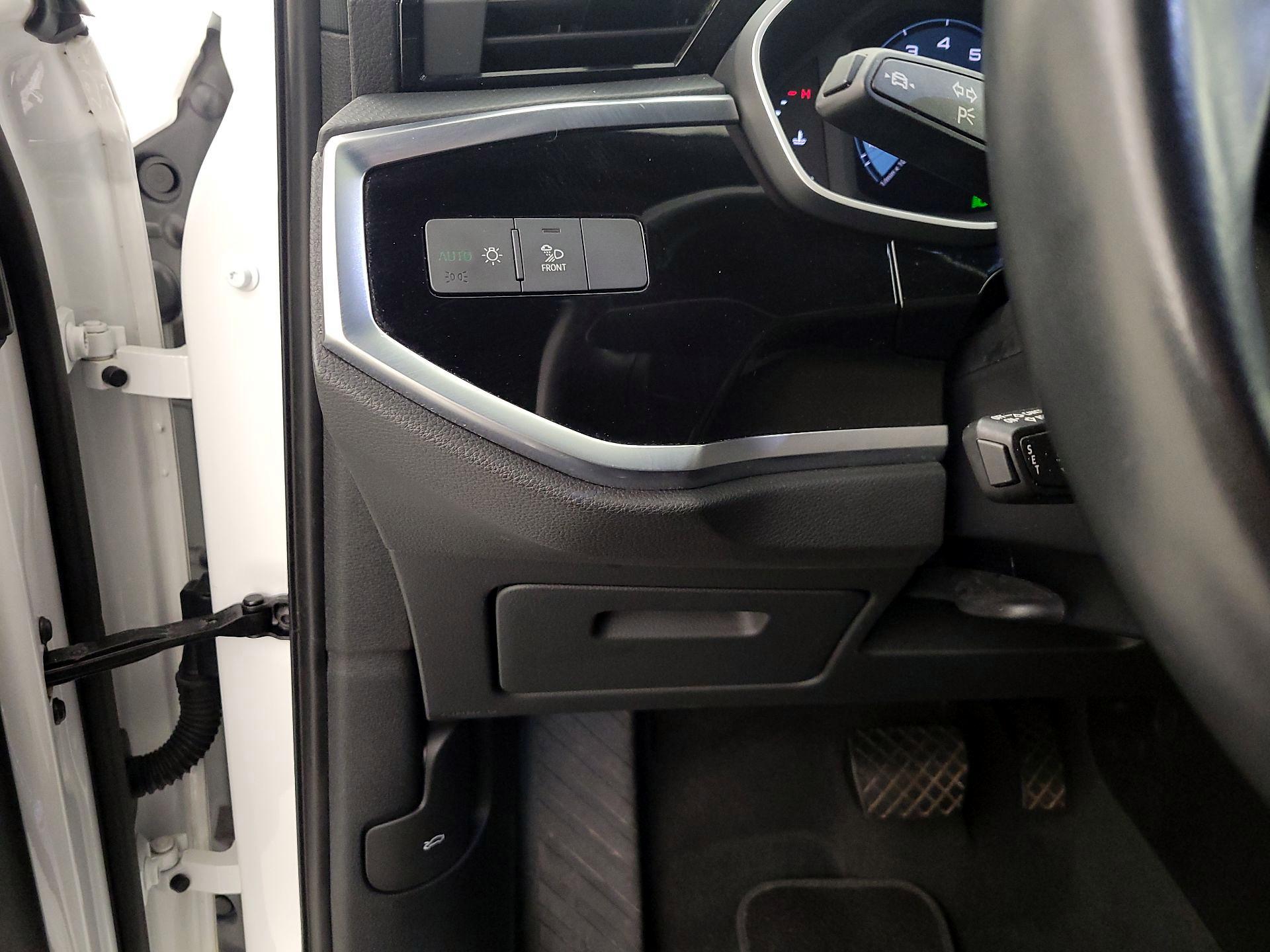 Thumbnail: 2024 Audi Q3 - 13