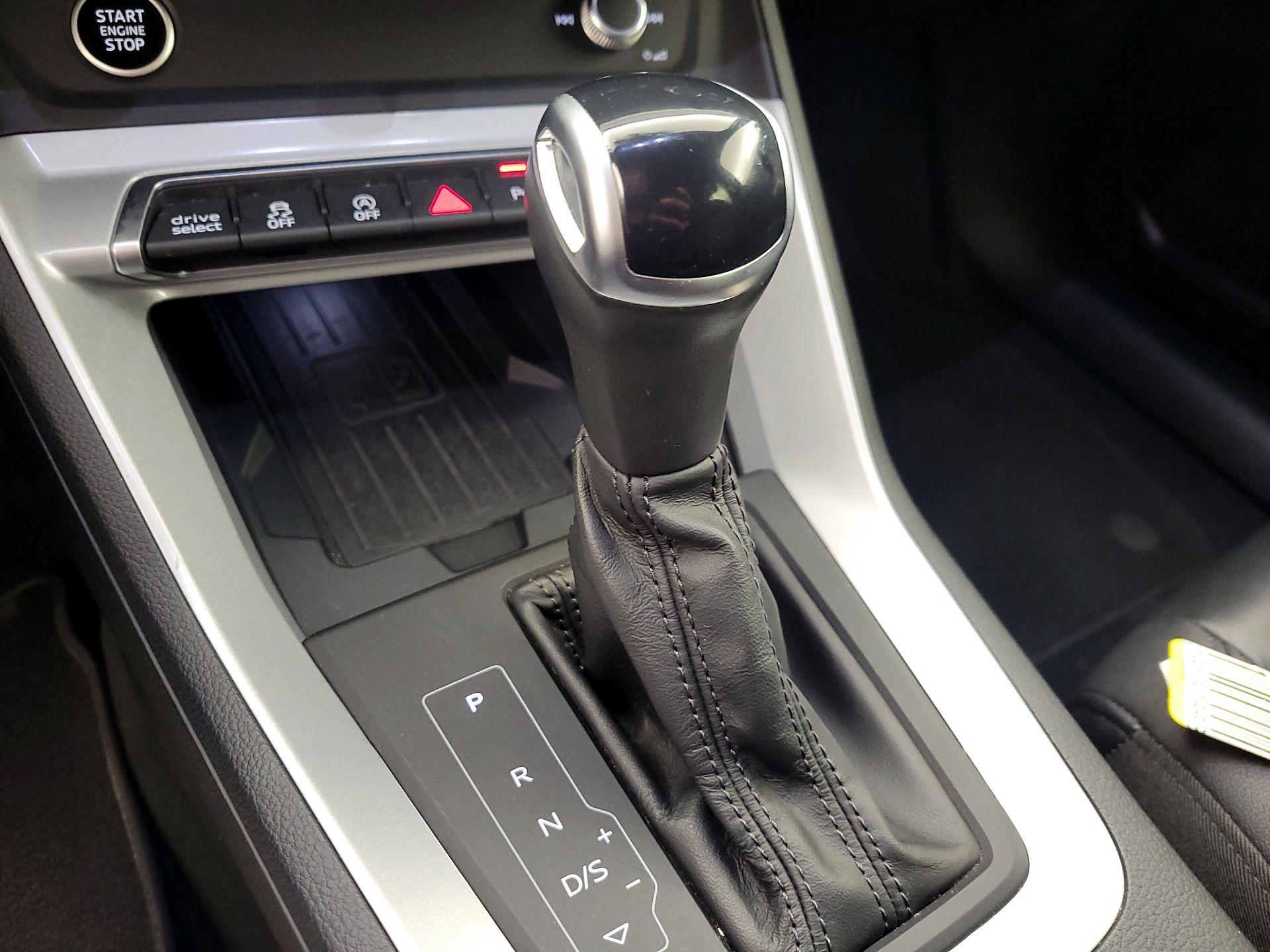 Thumbnail: 2024 Audi Q3 - 17