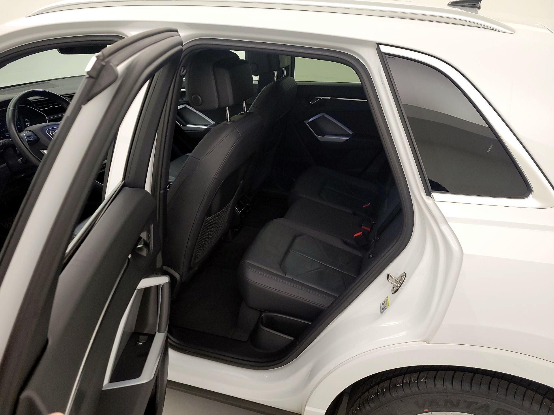 Thumbnail: 2024 Audi Q3 - 20