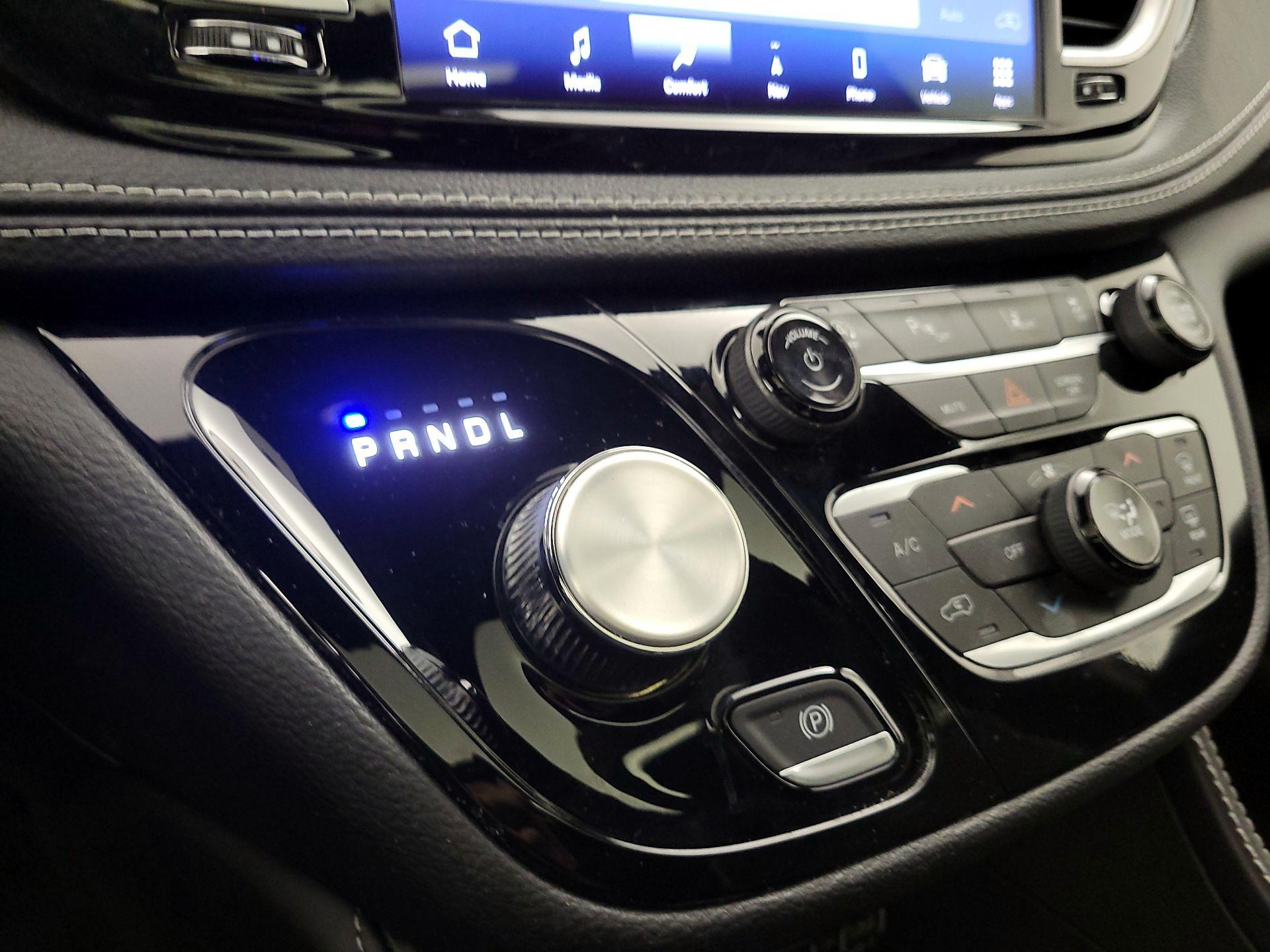 Thumbnail: 2025 Chrysler Pacifica - 17