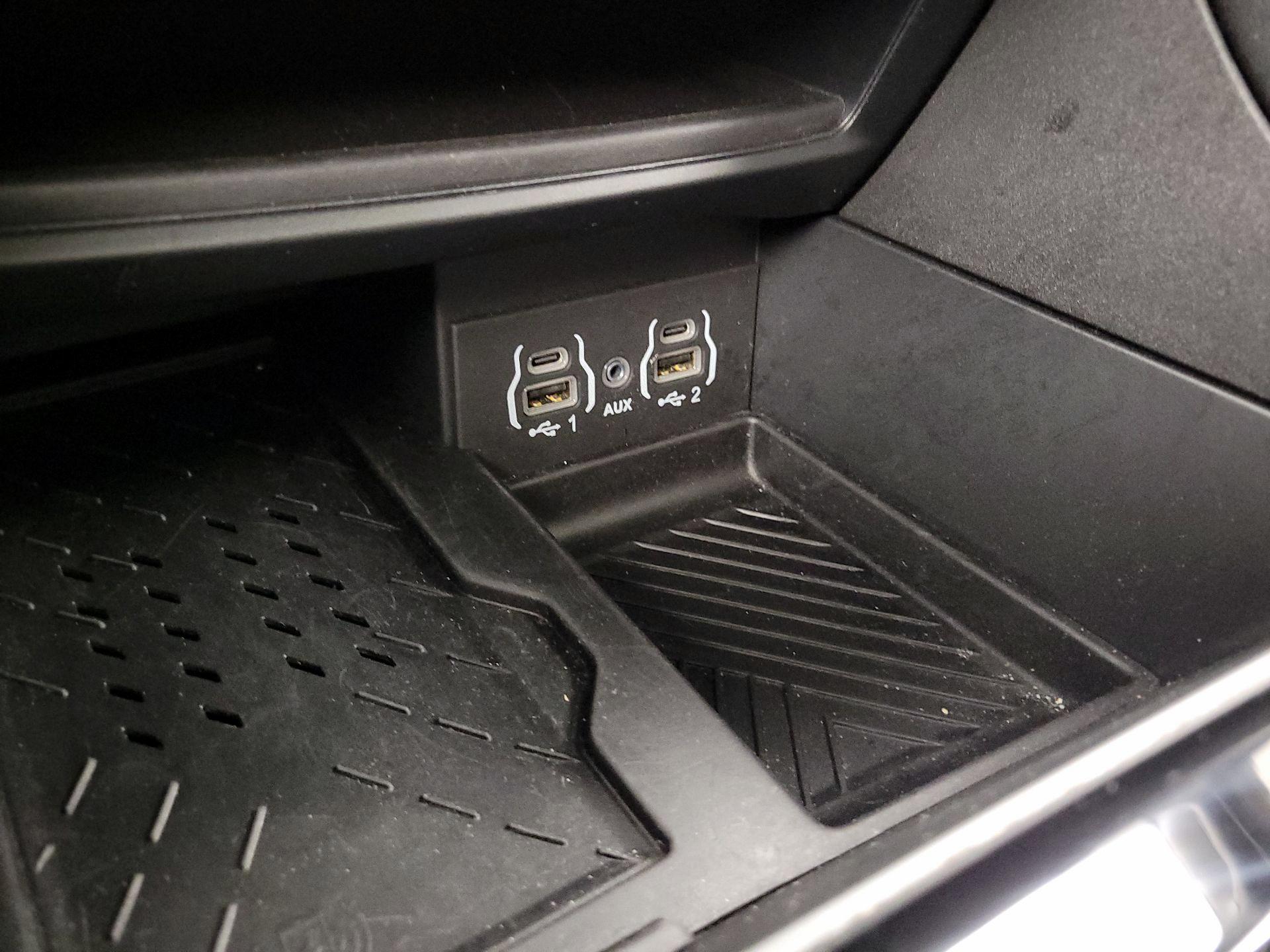 Thumbnail: 2025 Chrysler Pacifica - 18