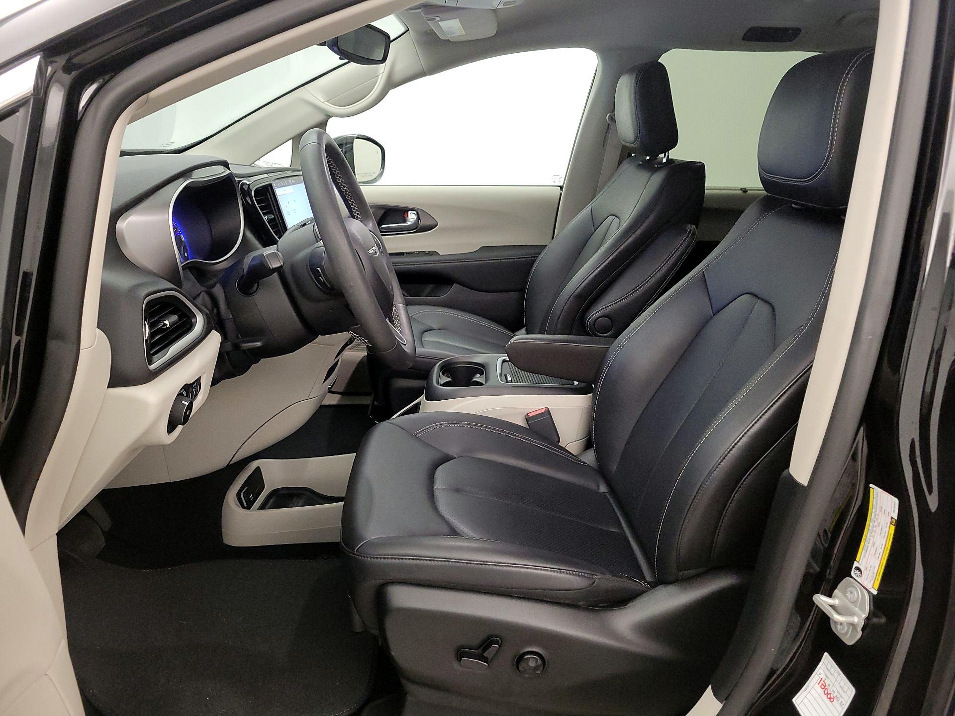 Thumbnail: 2024 Chrysler Pacifica - 11