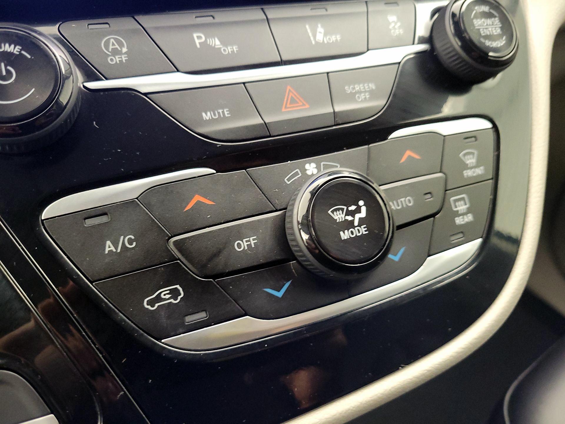 Thumbnail: 2024 Chrysler Pacifica - 16