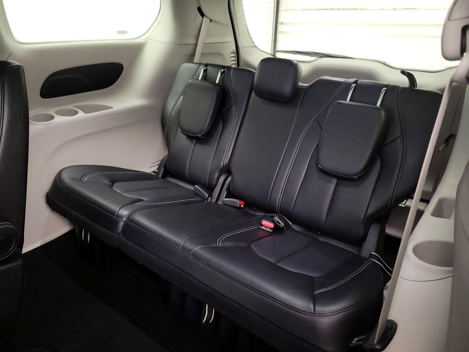 Thumbnail: 2024 Chrysler Pacifica - 20