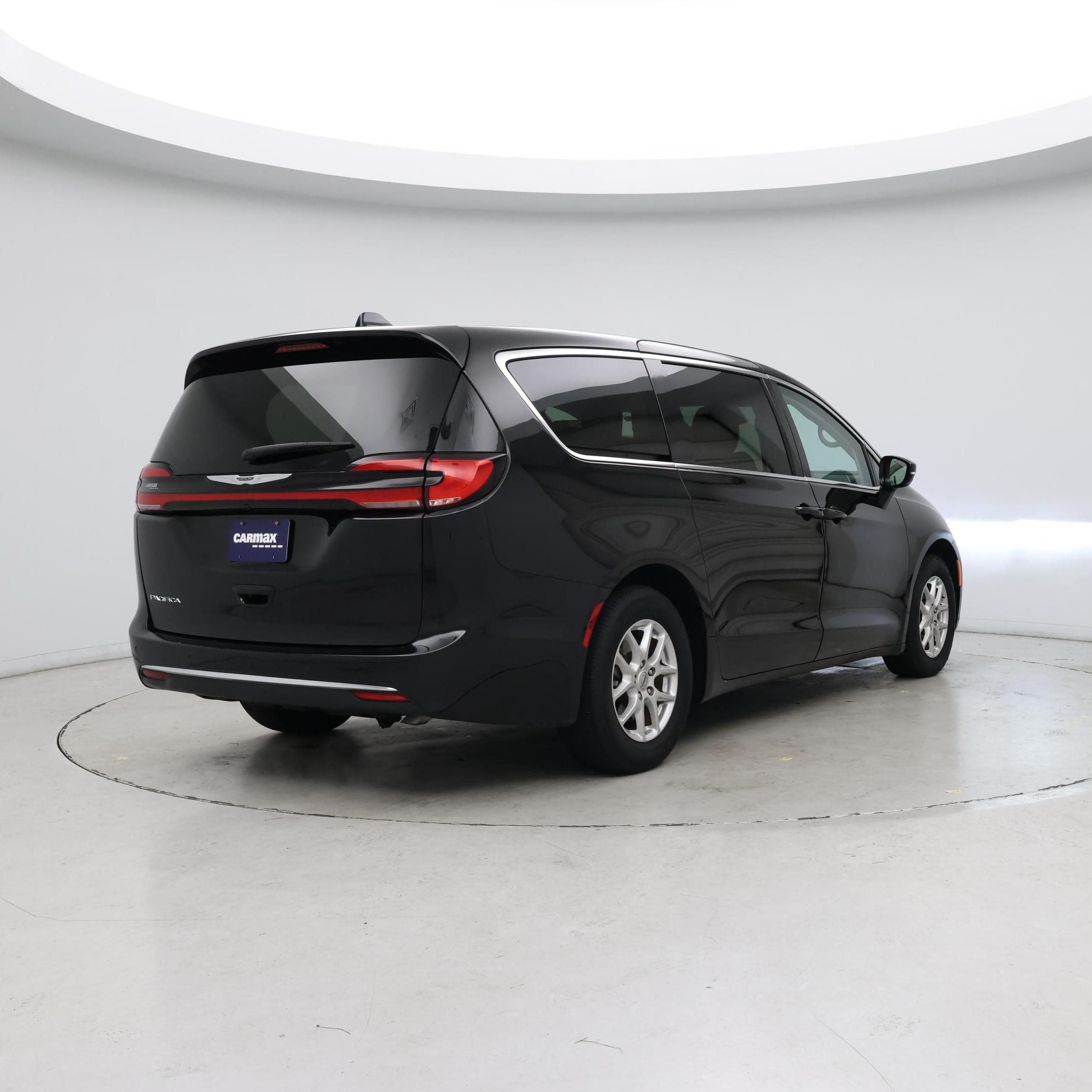 Thumbnail: 2024 Chrysler Pacifica - 8