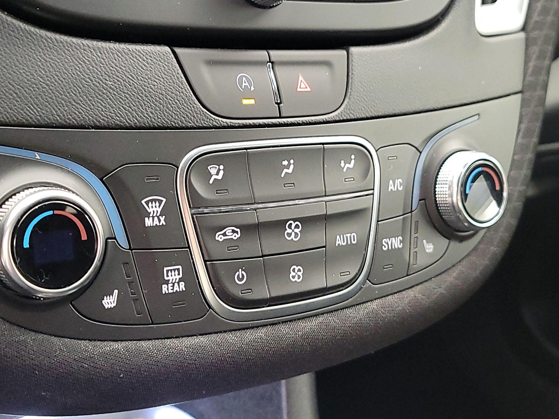 Thumbnail: 2024 Chevrolet Malibu - 16