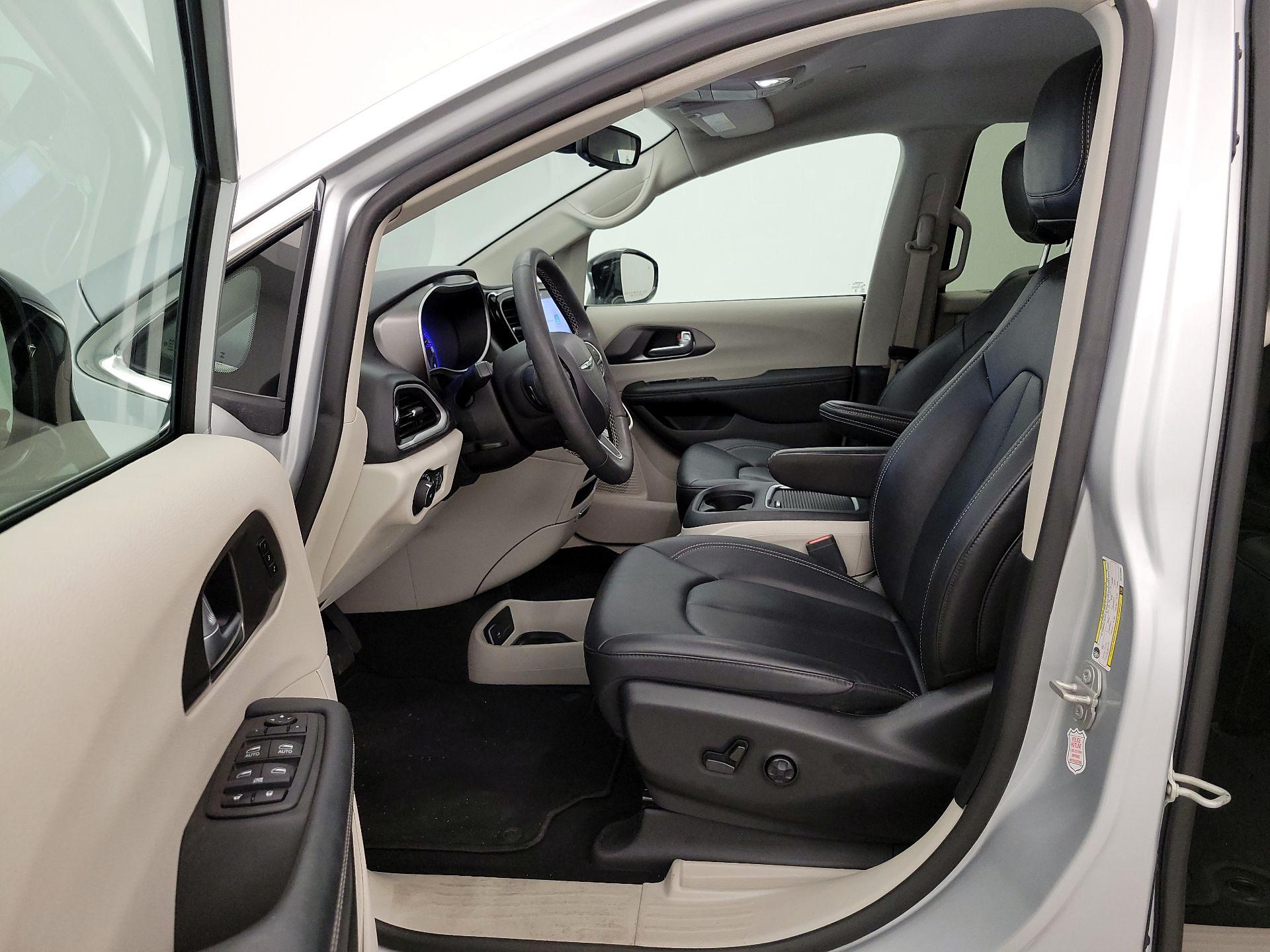 Thumbnail: 2024 Chrysler Pacifica - 11