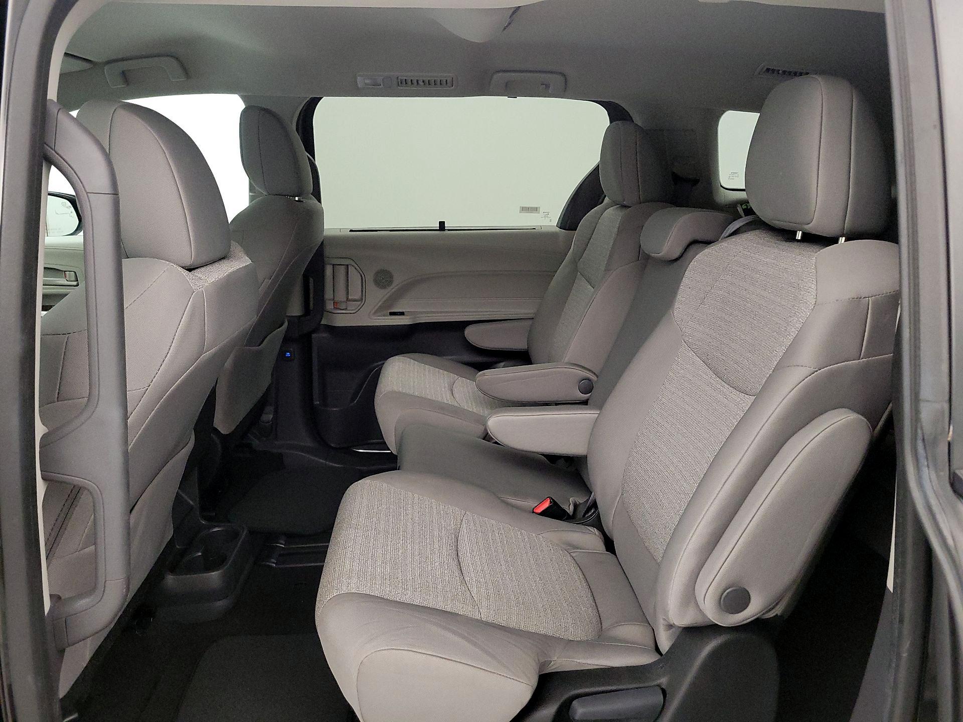 Thumbnail: 2024 Toyota Sienna - 18