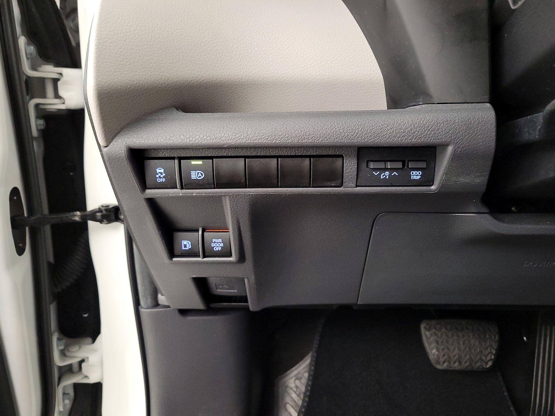 Thumbnail: 2024 Toyota Sienna - 13