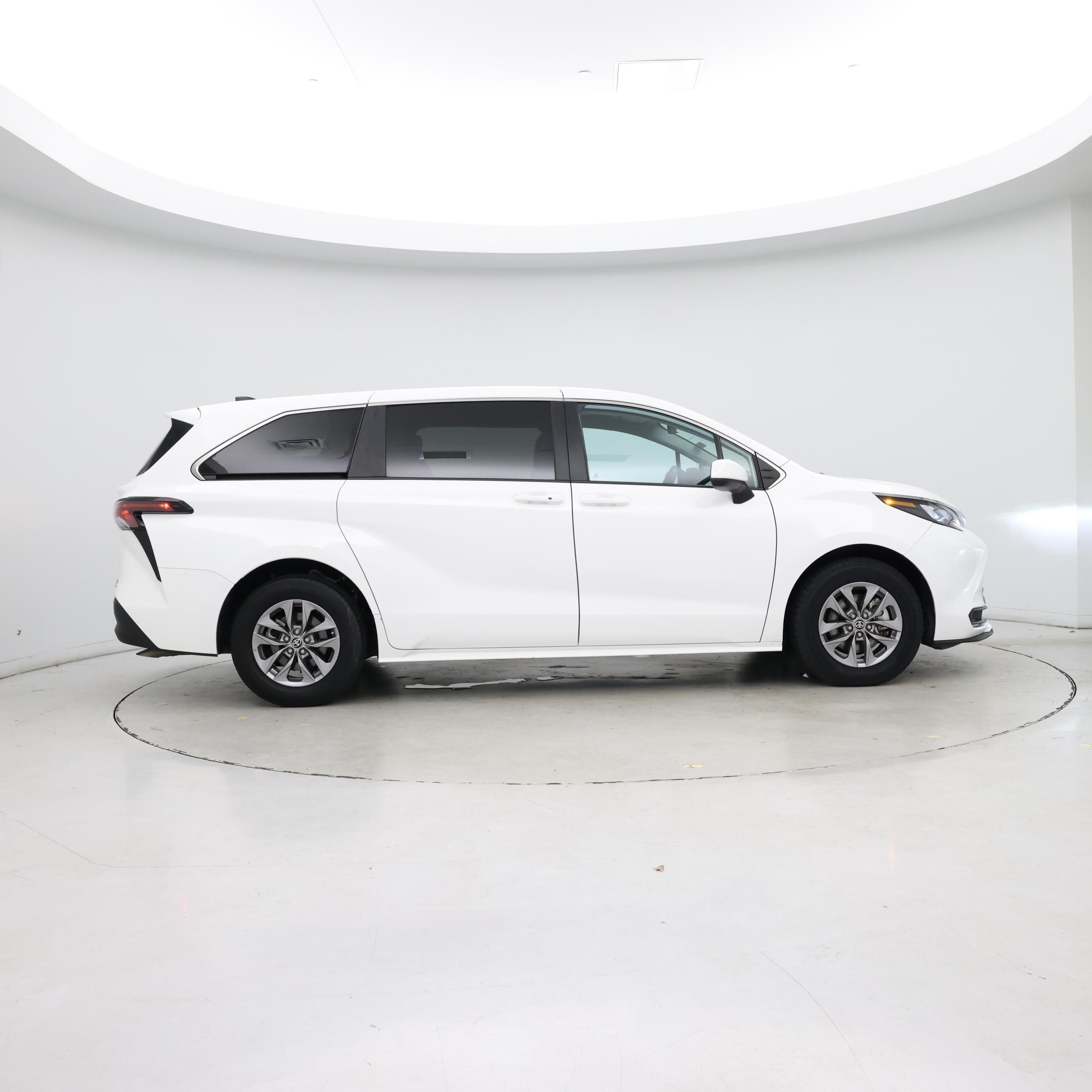 Thumbnail: 2024 Toyota Sienna - 7