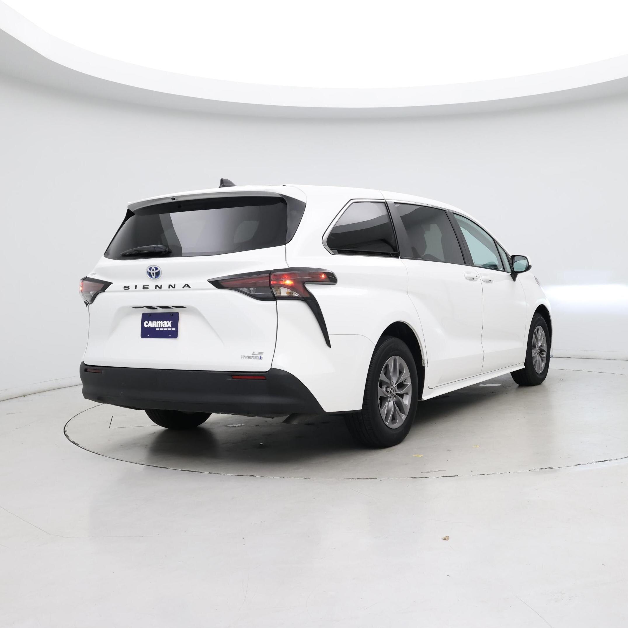 Thumbnail: 2024 Toyota Sienna - 8