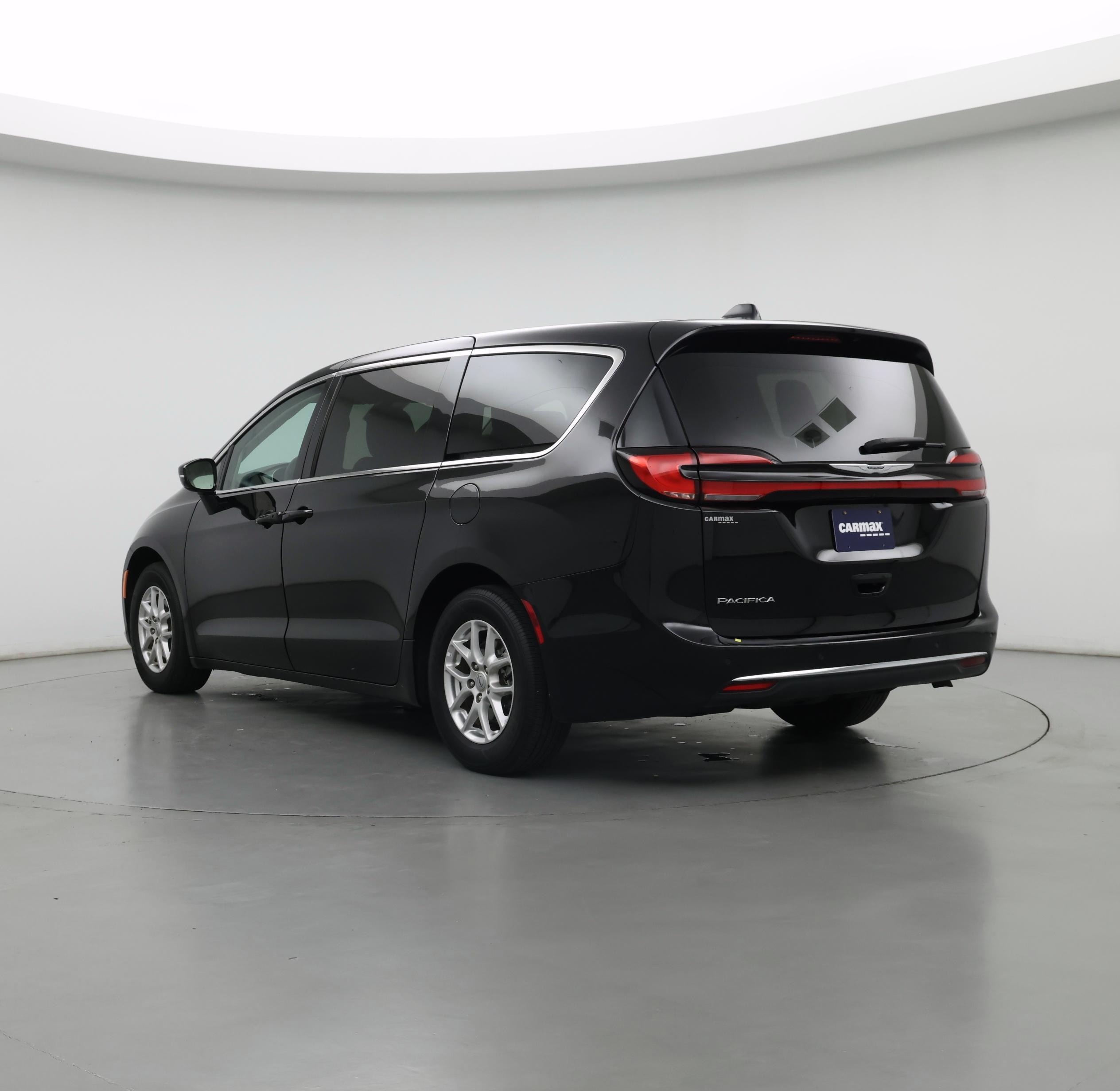 Thumbnail: 2024 Chrysler Pacifica - 2