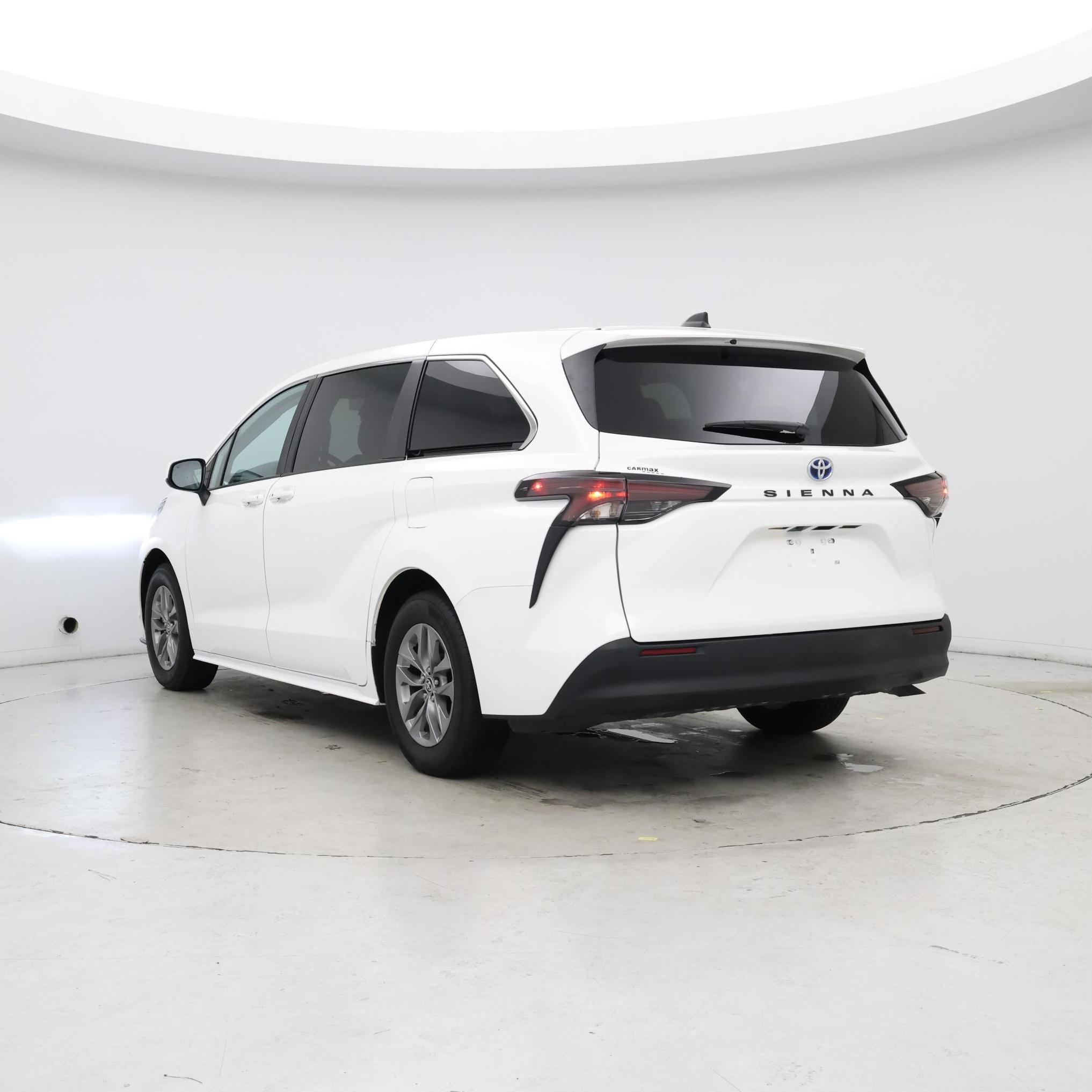 Thumbnail: 2024 Toyota Sienna - 2