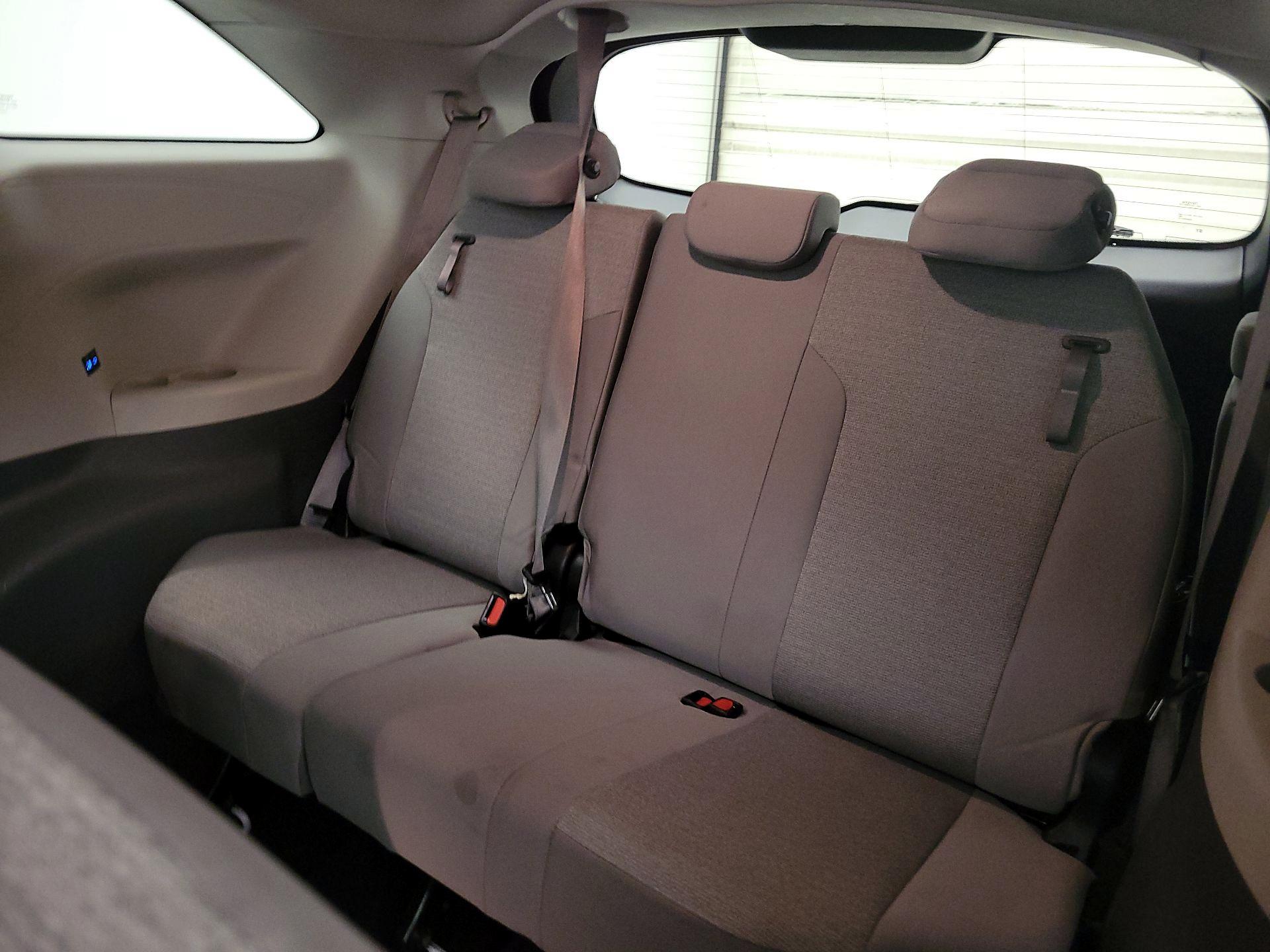 Thumbnail: 2024 Toyota Sienna - 19