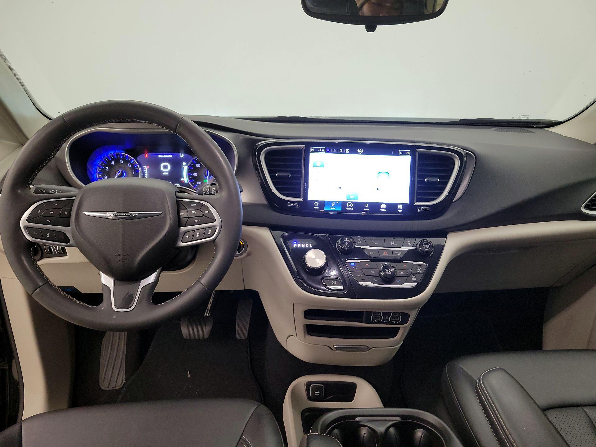 Thumbnail: 2024 Chrysler Pacifica - 9