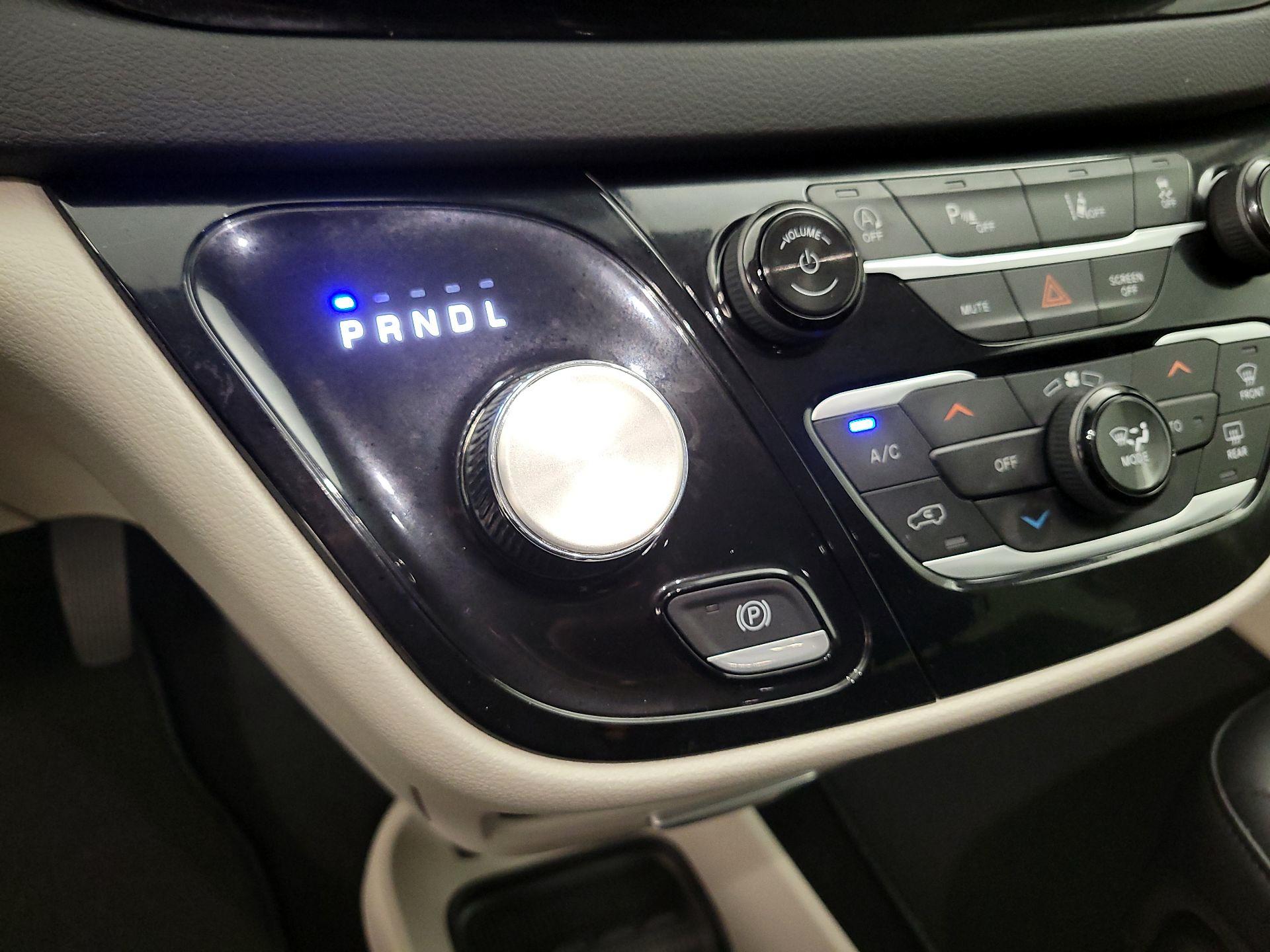 Thumbnail: 2024 Chrysler Pacifica - 17