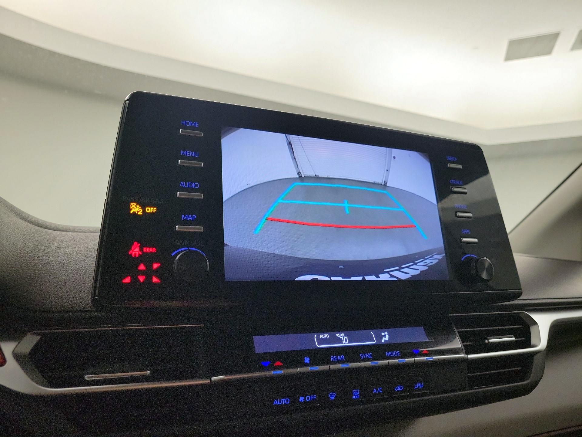 Thumbnail: 2024 Toyota Sienna - 12