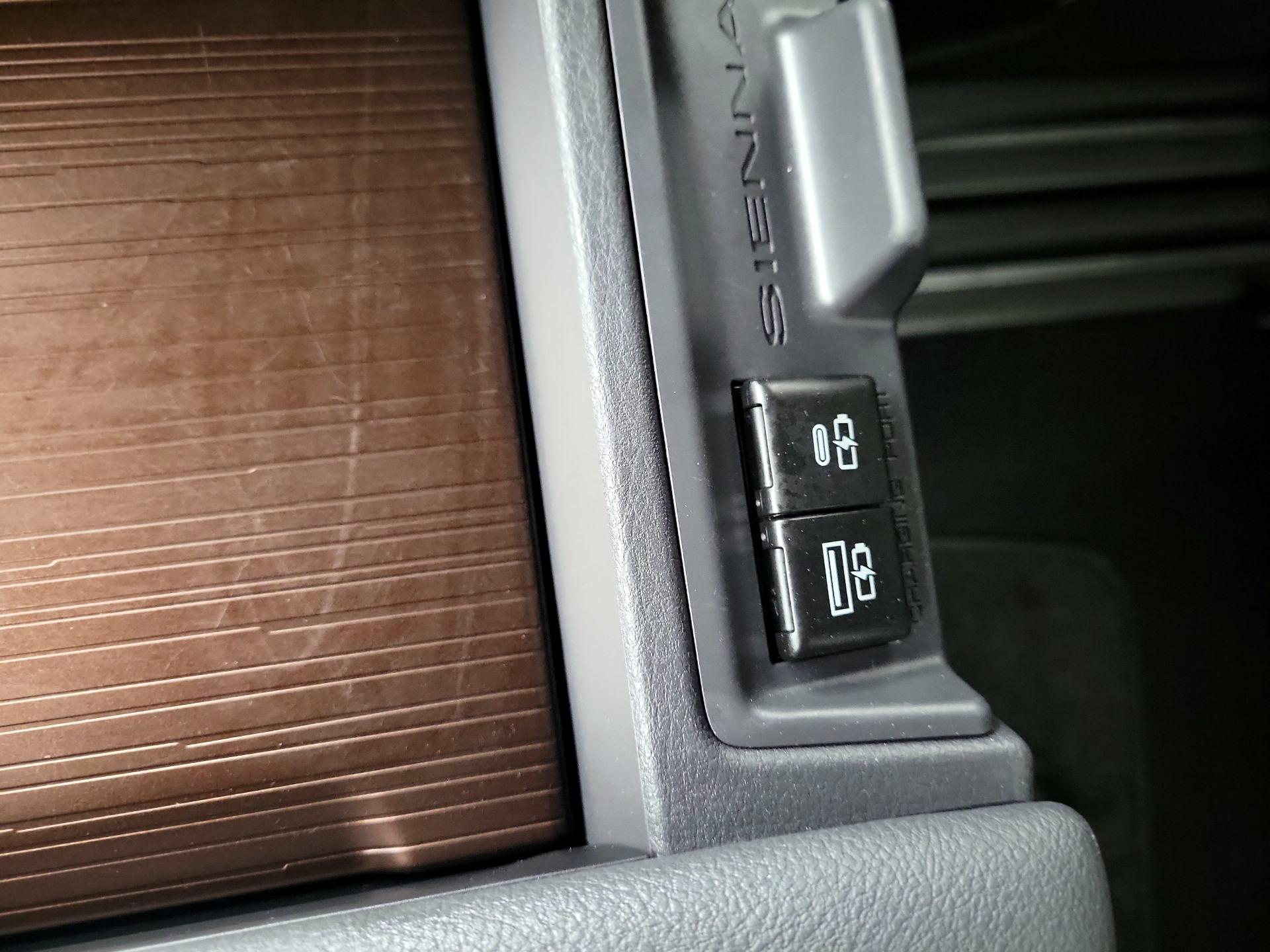 Thumbnail: 2024 Toyota Sienna - 16