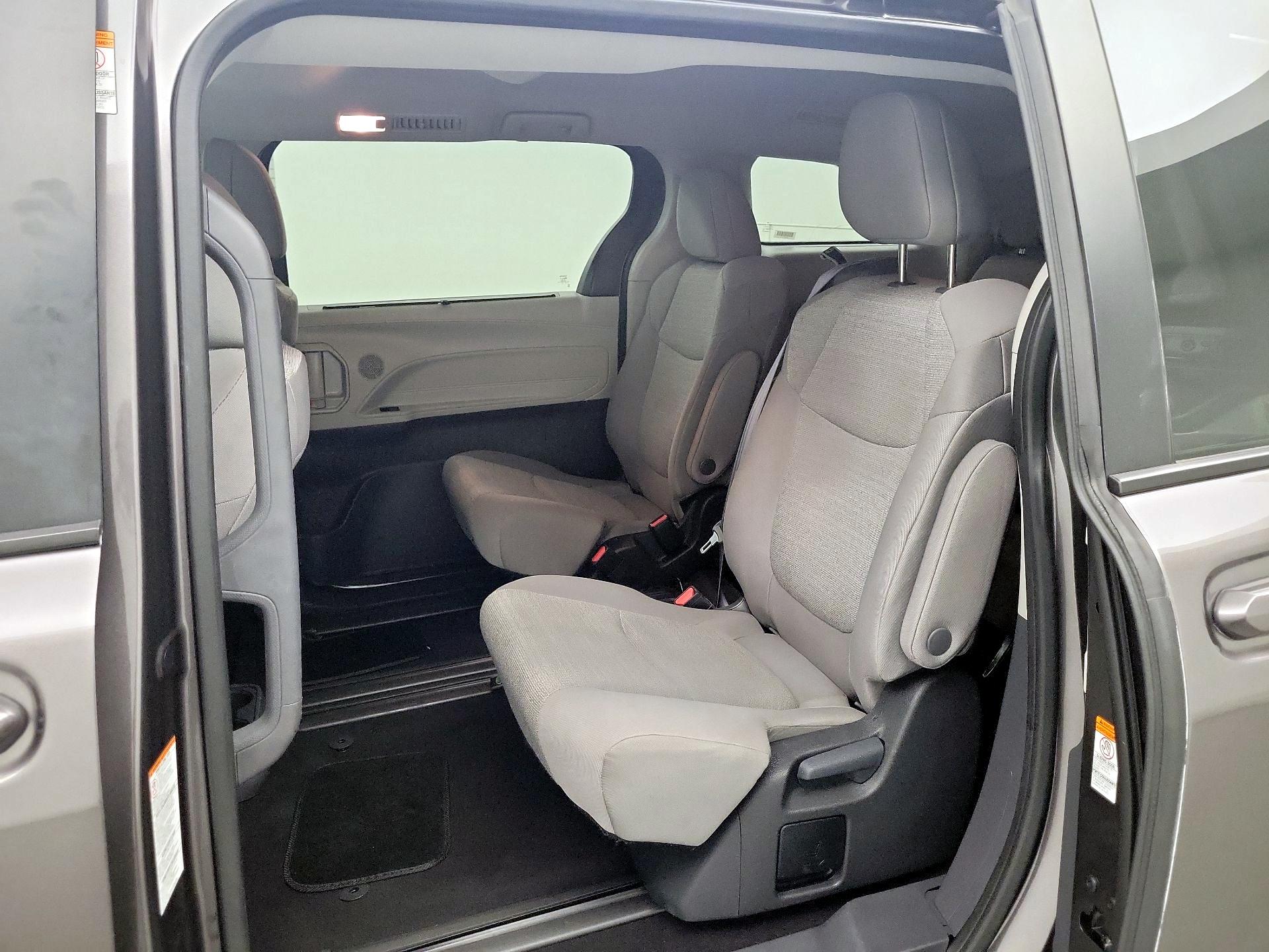 Thumbnail: 2024 Toyota Sienna - 17