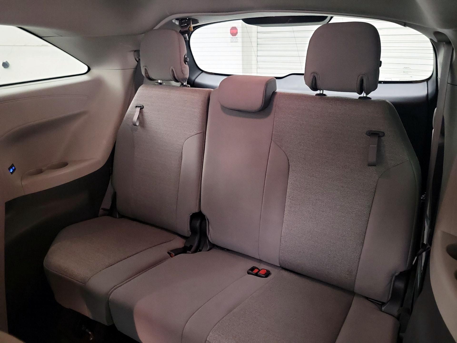 Thumbnail: 2024 Toyota Sienna - 18