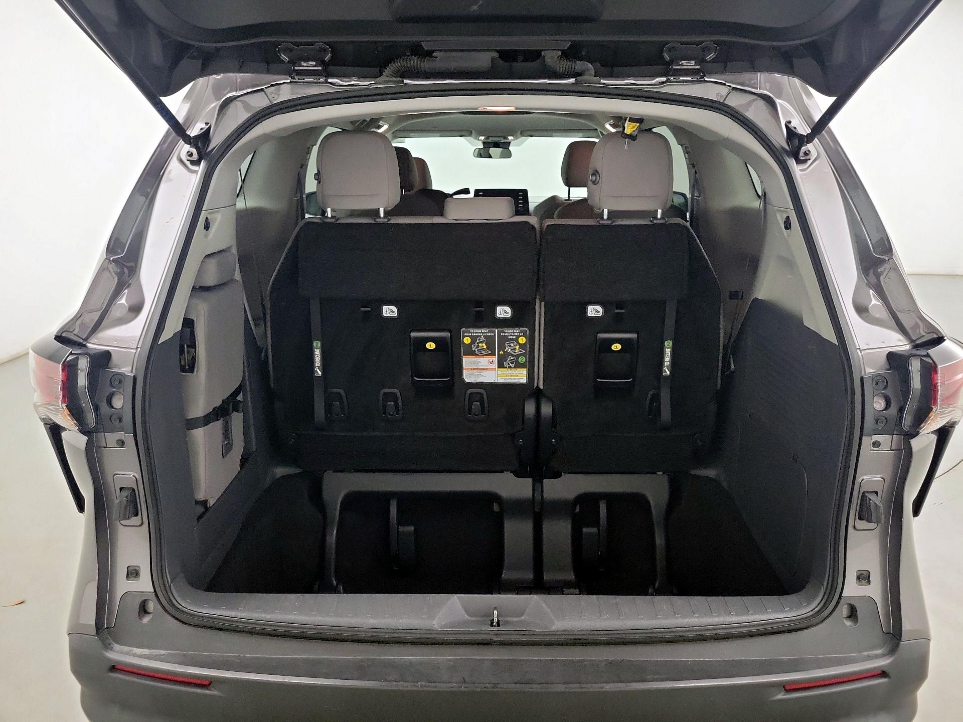 Thumbnail: 2024 Toyota Sienna - 19