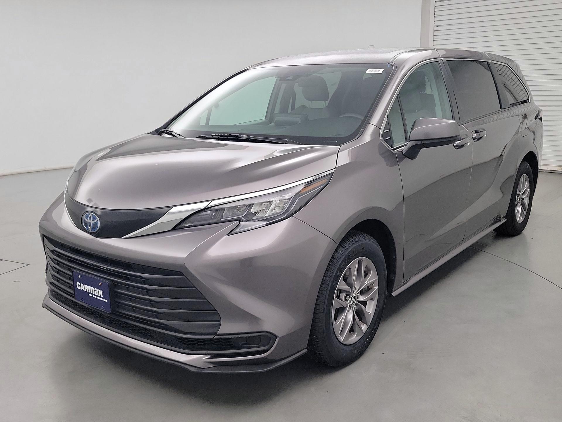 Thumbnail: 2024 Toyota Sienna - 3