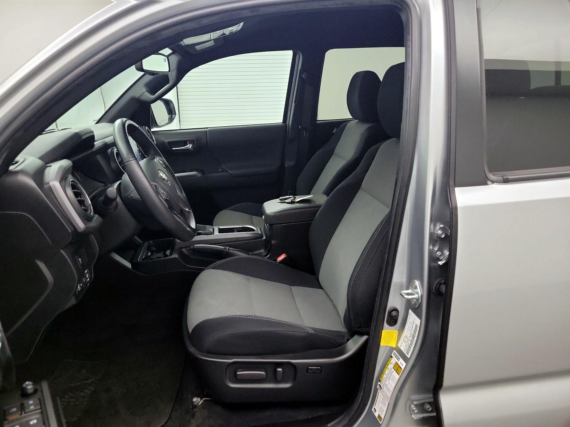 Thumbnail: 2022 Toyota Tacoma - 9