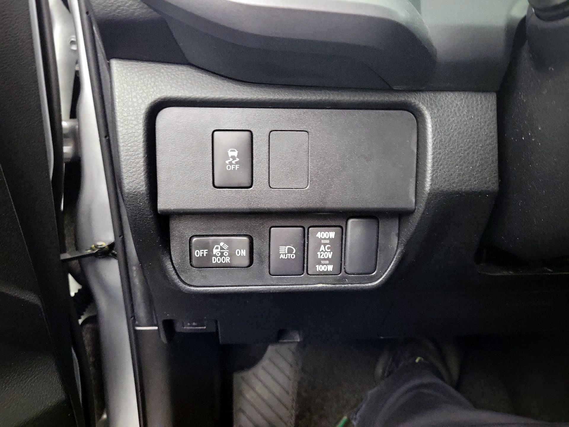 Thumbnail: 2022 Toyota Tacoma - 11