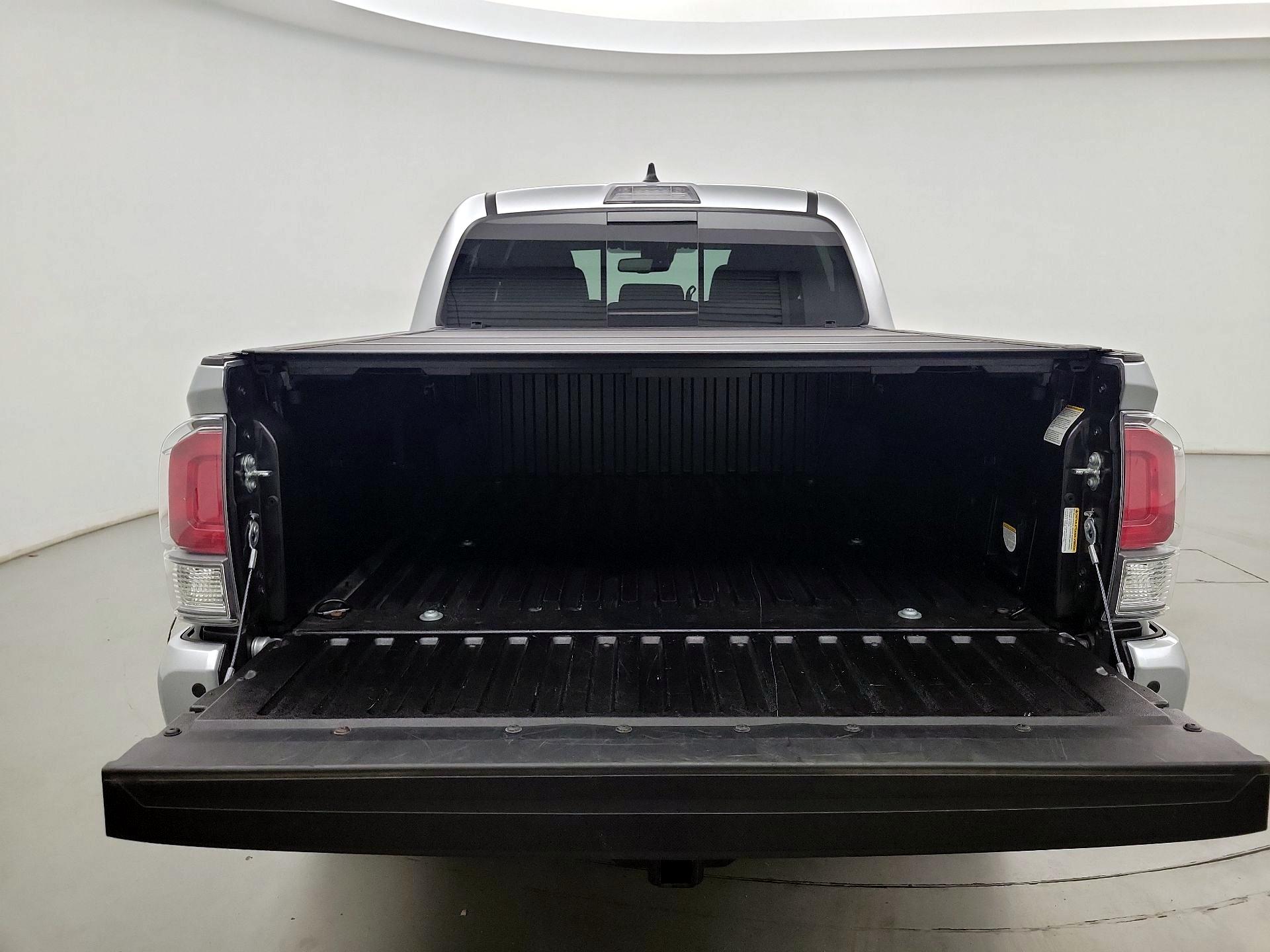 Thumbnail: 2022 Toyota Tacoma - 18