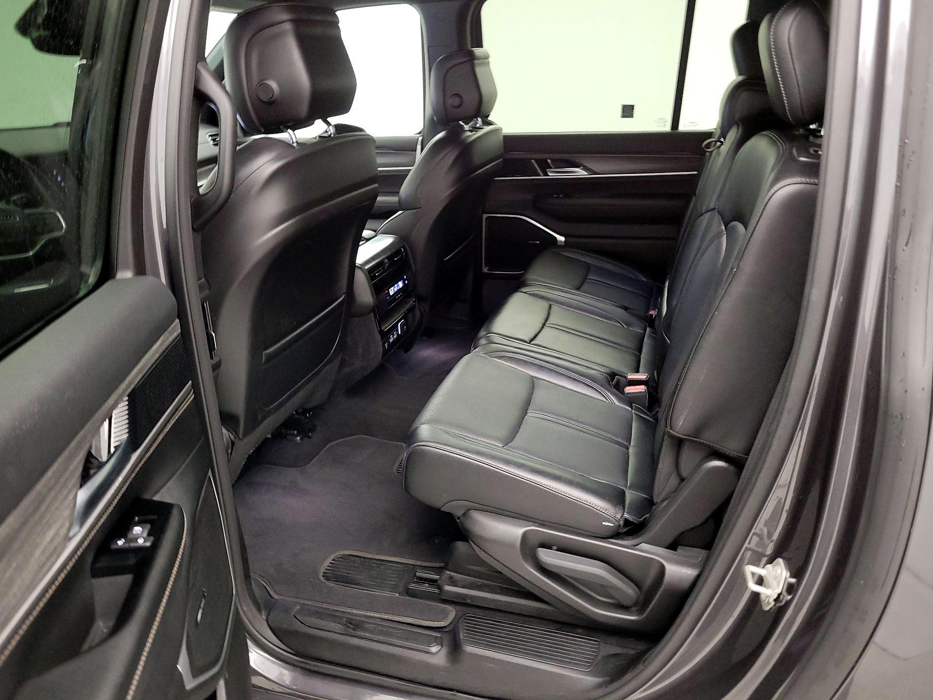 Thumbnail: 2024 Jeep Wagoneer - 19